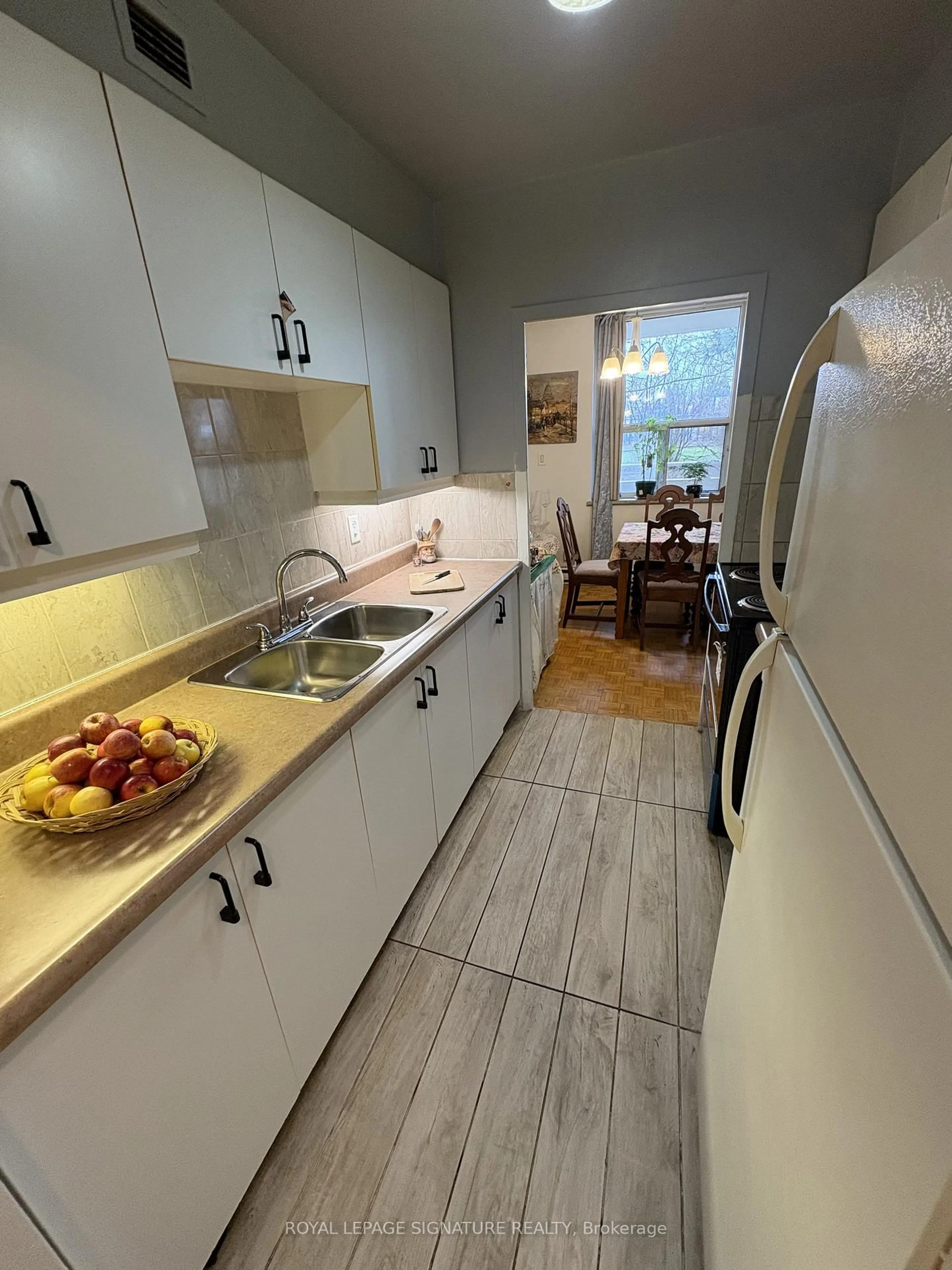 Standard kitchen, unknown for 70 Old Sheppard Ave #112, Toronto Ontario M2J 3L6