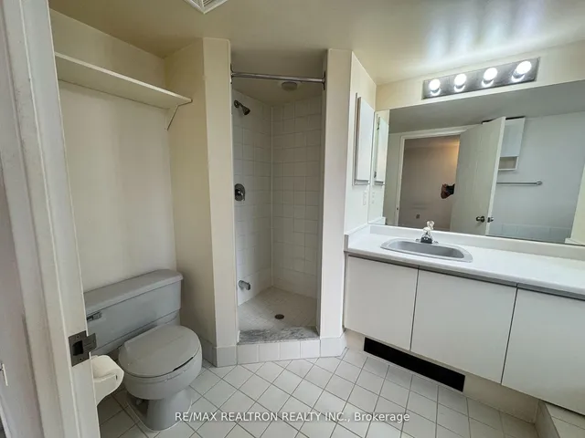 5 Kenneth Ave #1706, Toronto 4