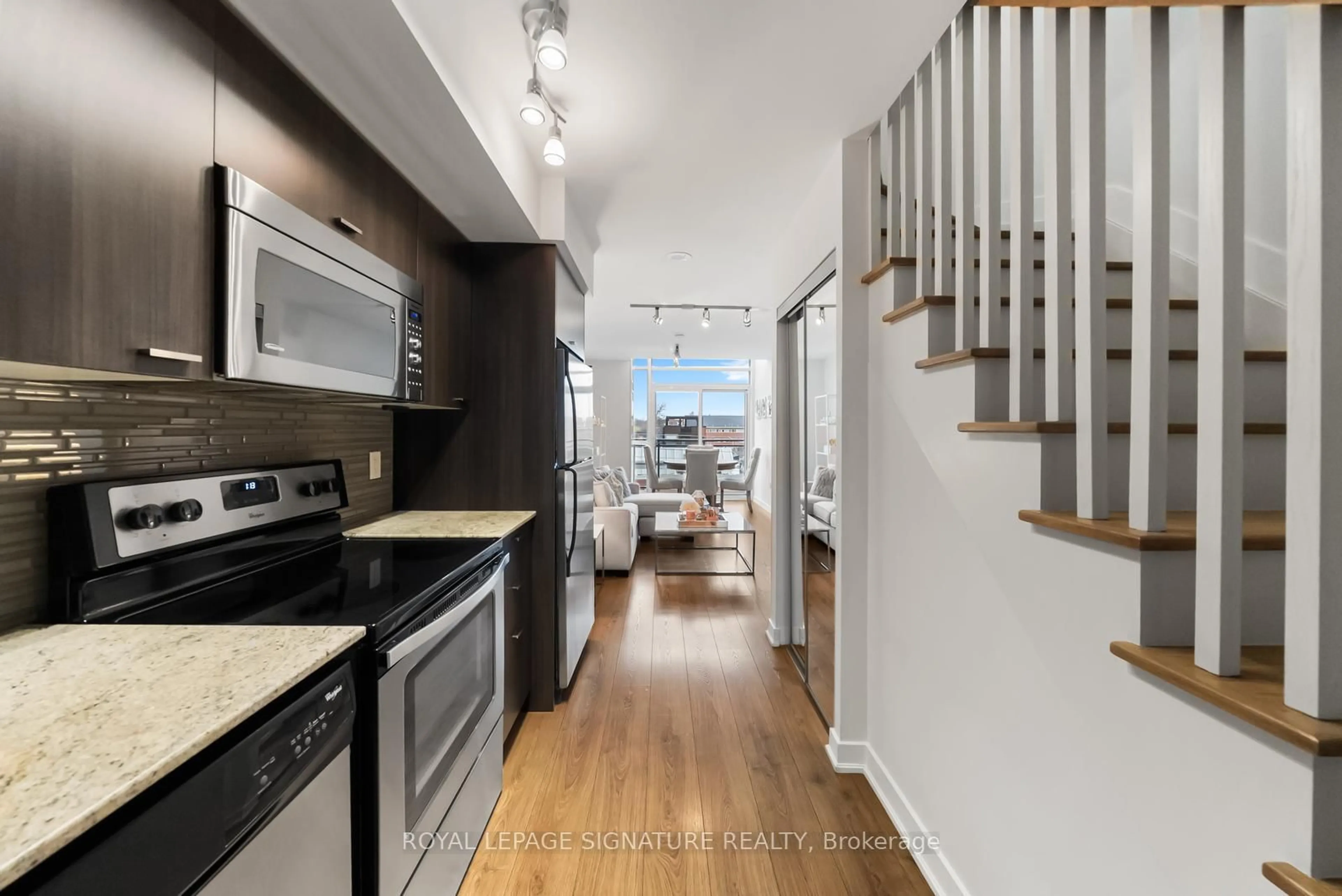 Open concept kitchen, unknown for 775 King St #425, Toronto Ontario M5V 2K3