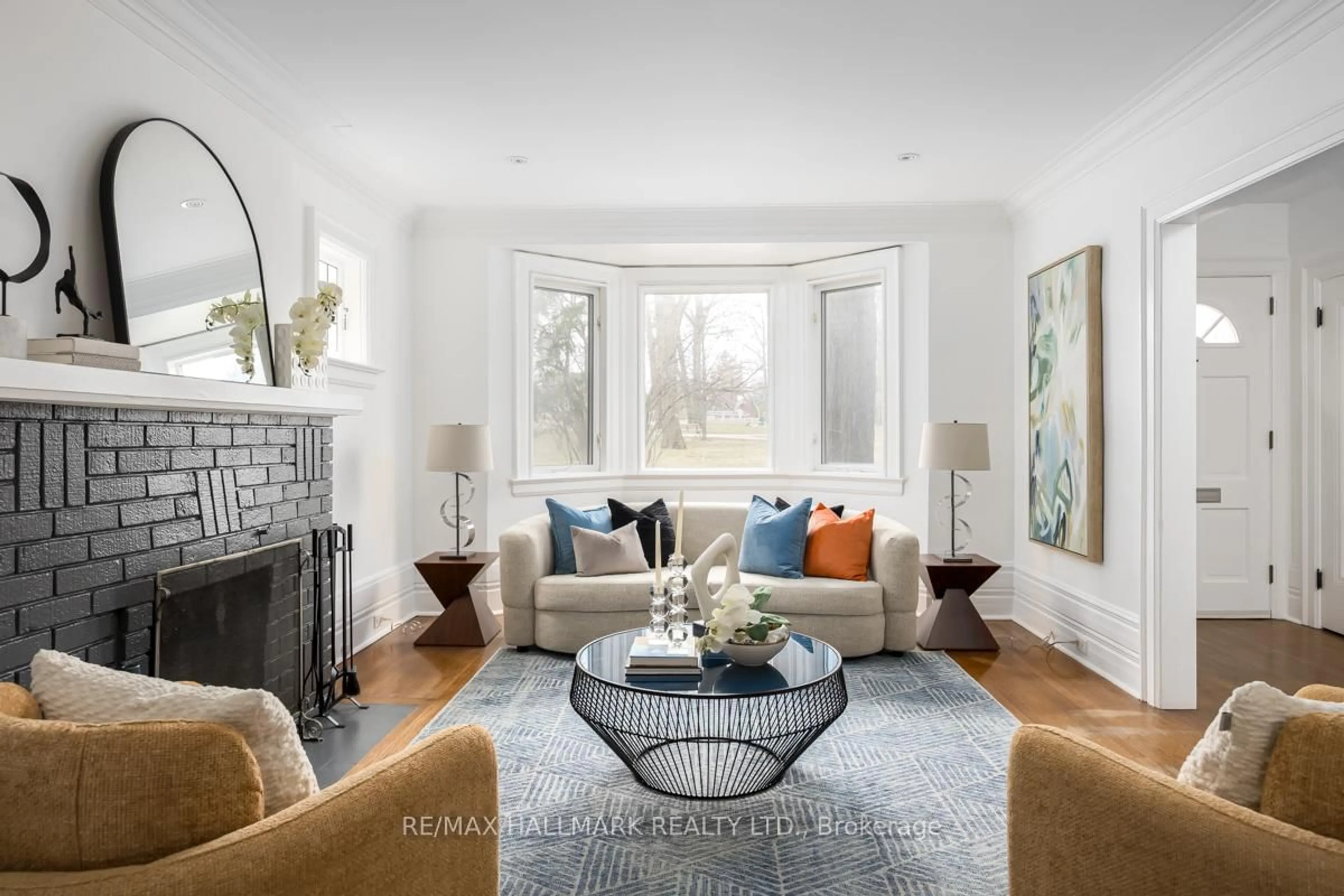 Living room with furniture, unknown for 167 Welland Ave, Toronto Ontario M4T 2J6