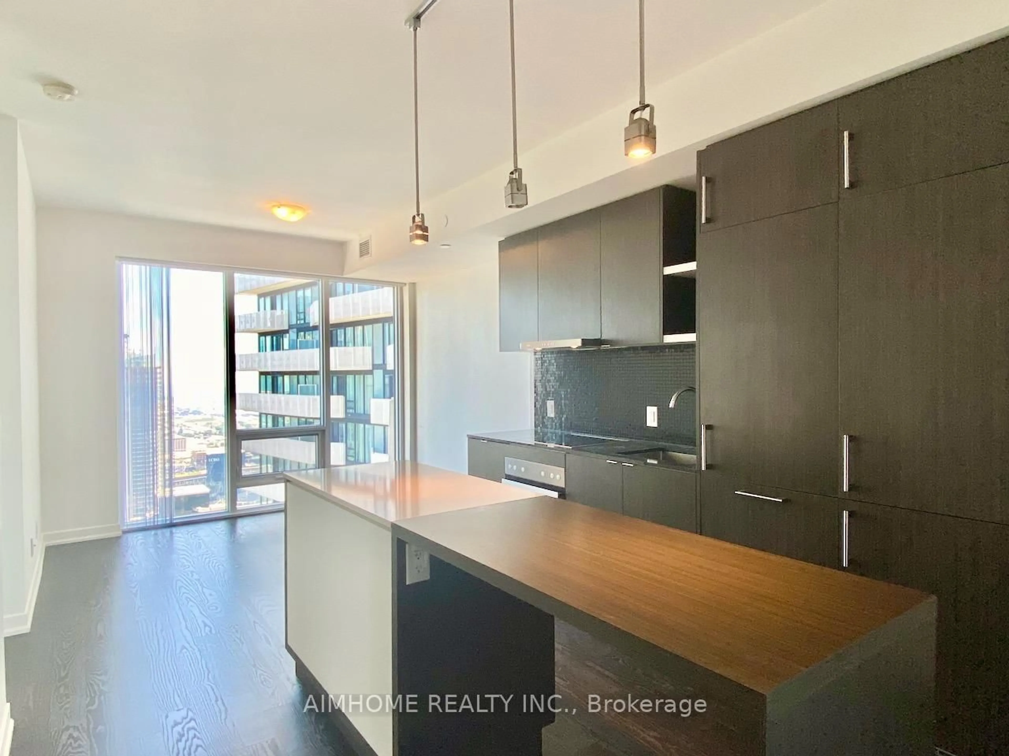 Open concept kitchen, unknown for 100 Harbour St #6705, Toronto Ontario M5J 0B5