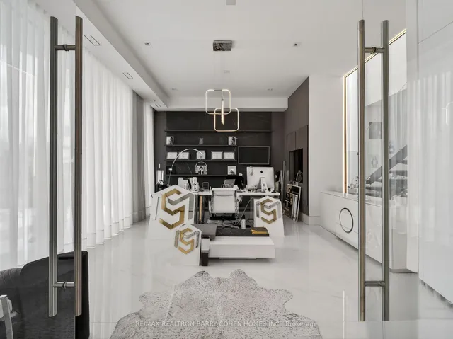 8 Cadmus Rd, Toronto 5