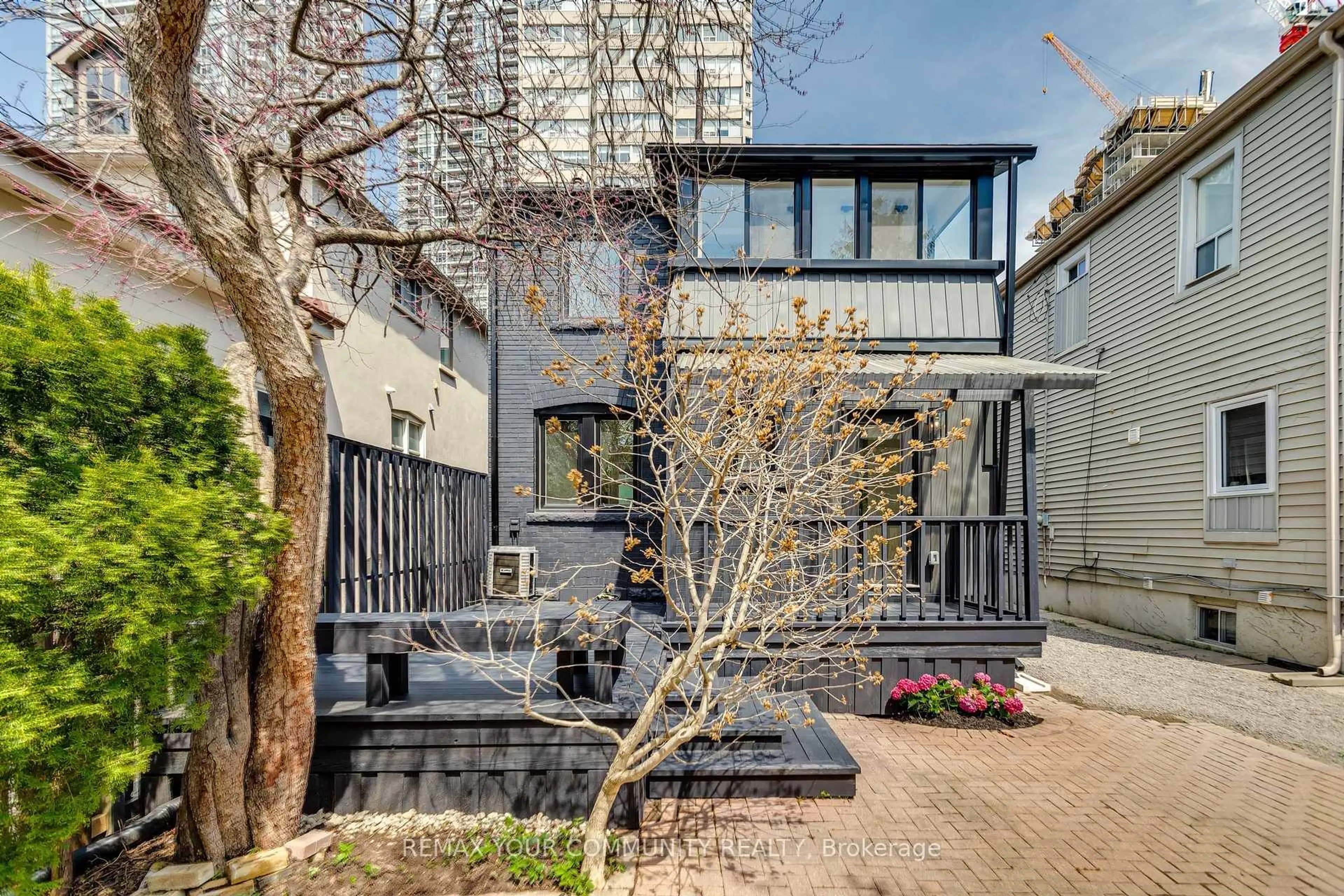Patio, street for 47 Soudan Ave, Toronto Ontario M4S 1V5