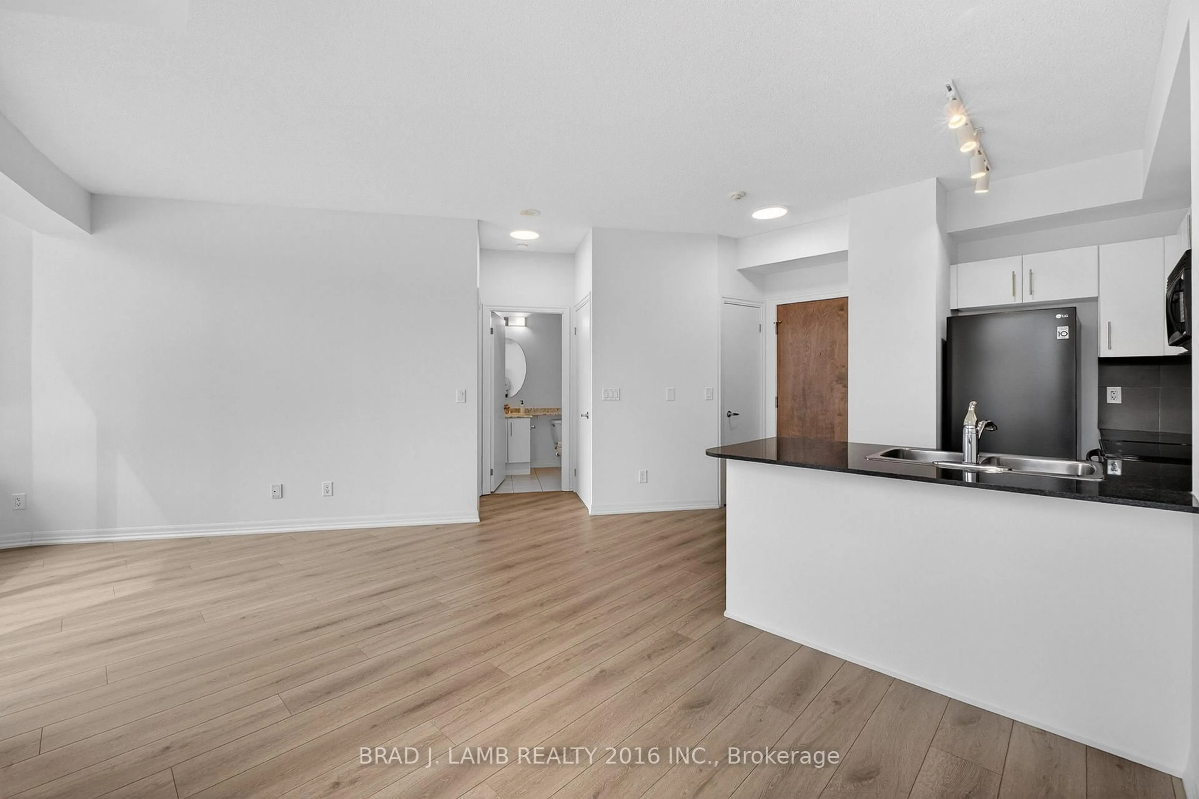 Unknown for 16 Yonge St #310, Toronto Ontario M5E 2A1