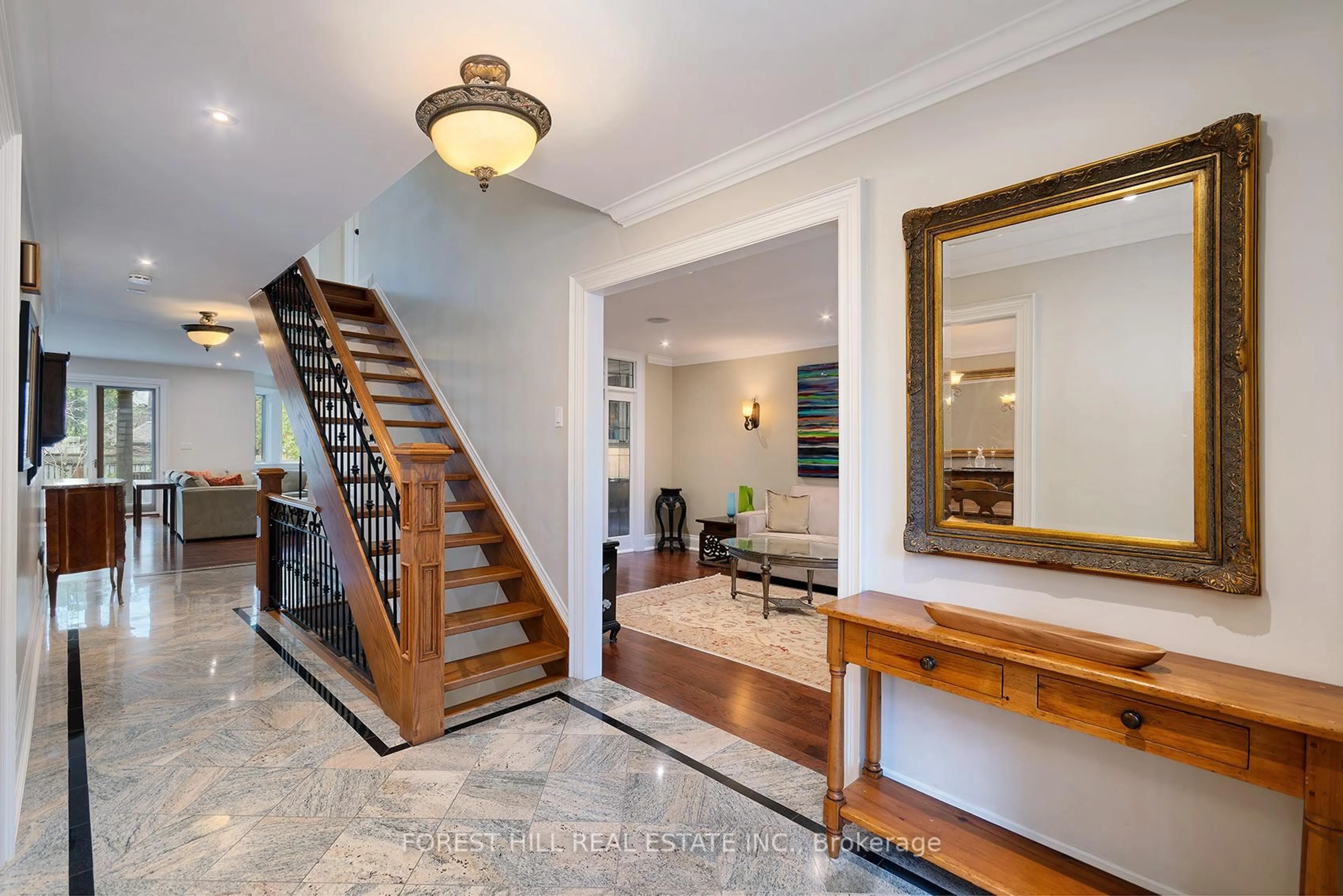 Indoor entryway for 120 Glenayr Rd, Toronto Ontario M5P 3C2