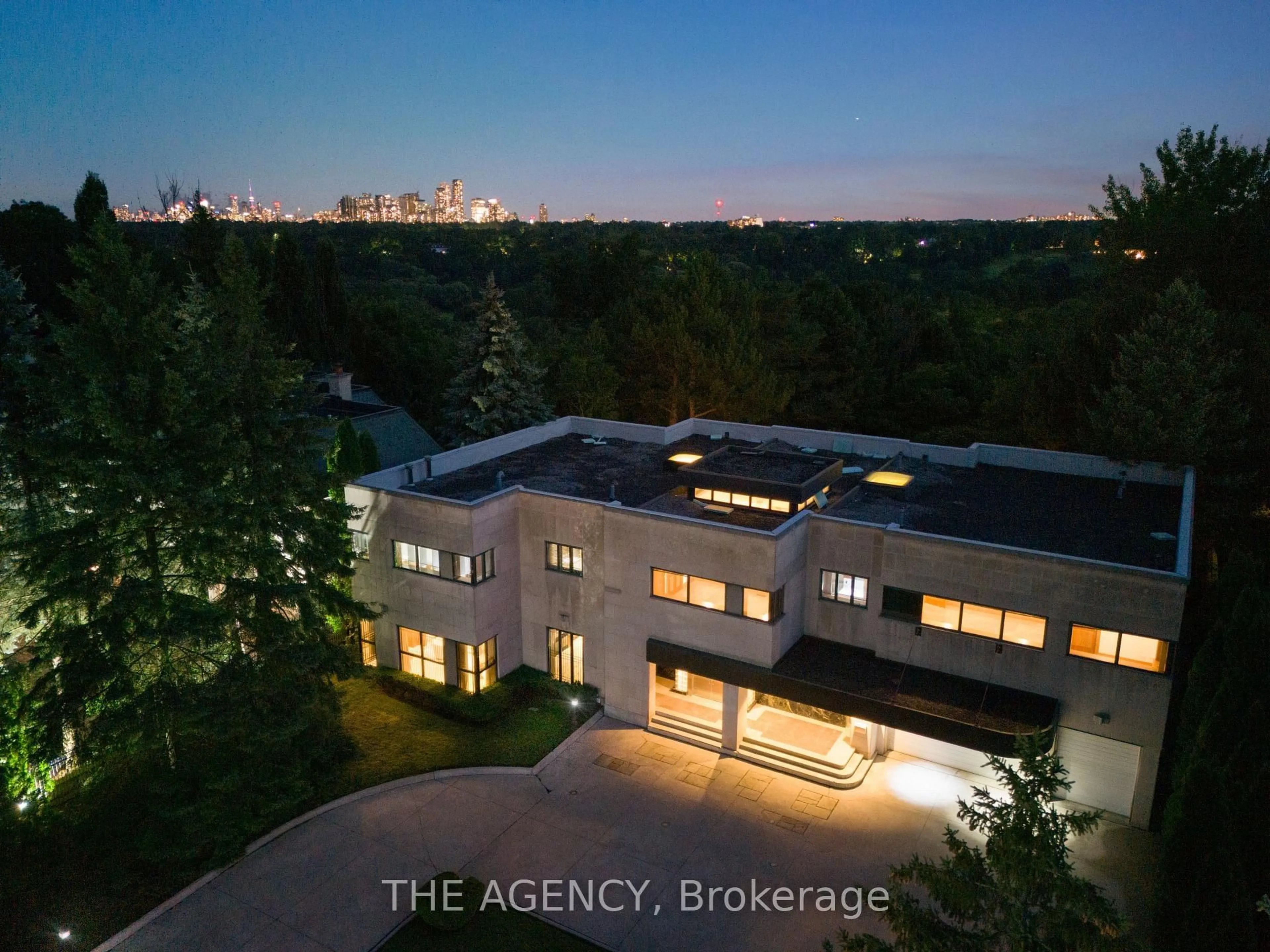 A pic from outside/outdoor area/front of a property/back of a property/a pic from drone, city buildings view from balcony for 23 Bayview Rdge, Toronto Ontario M2L 1E3