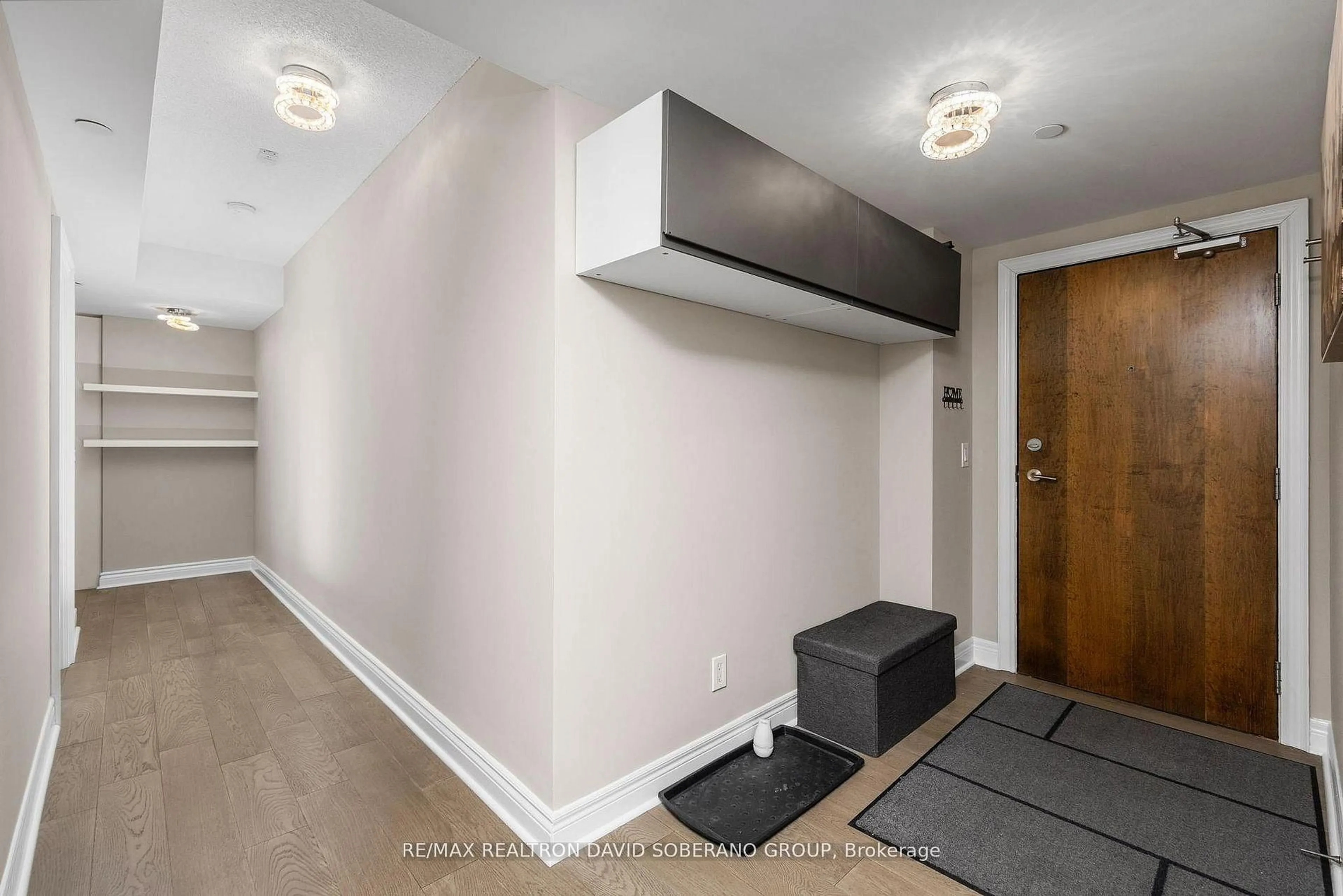Indoor entryway for 701 Sheppard Ave #315, Toronto Ontario M3H 0B2