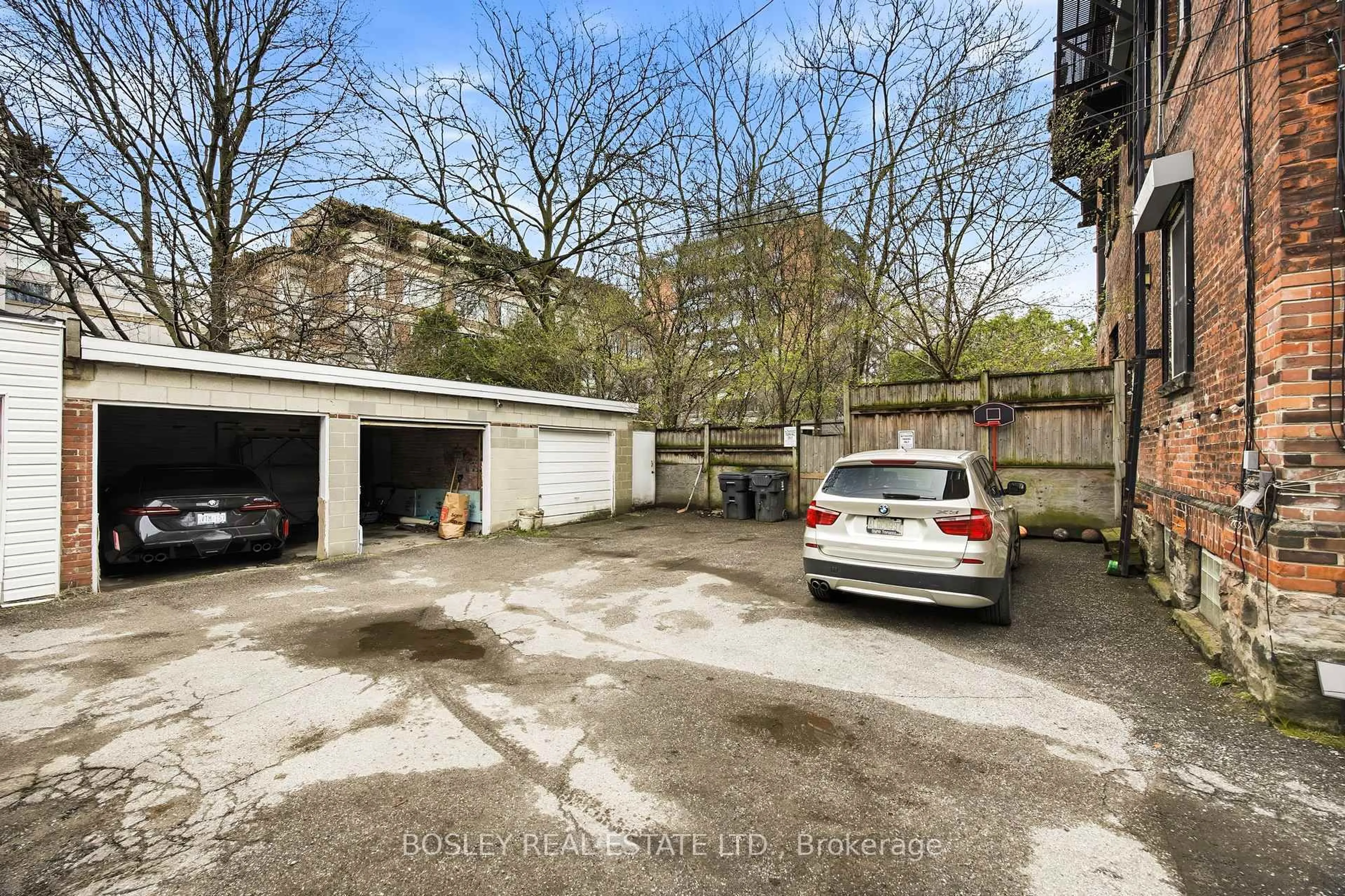 Unknown for 85 Walmer Rd, Toronto Ontario M5R 2X6