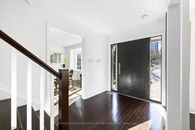 215 Lonsmount Dr, Toronto 2