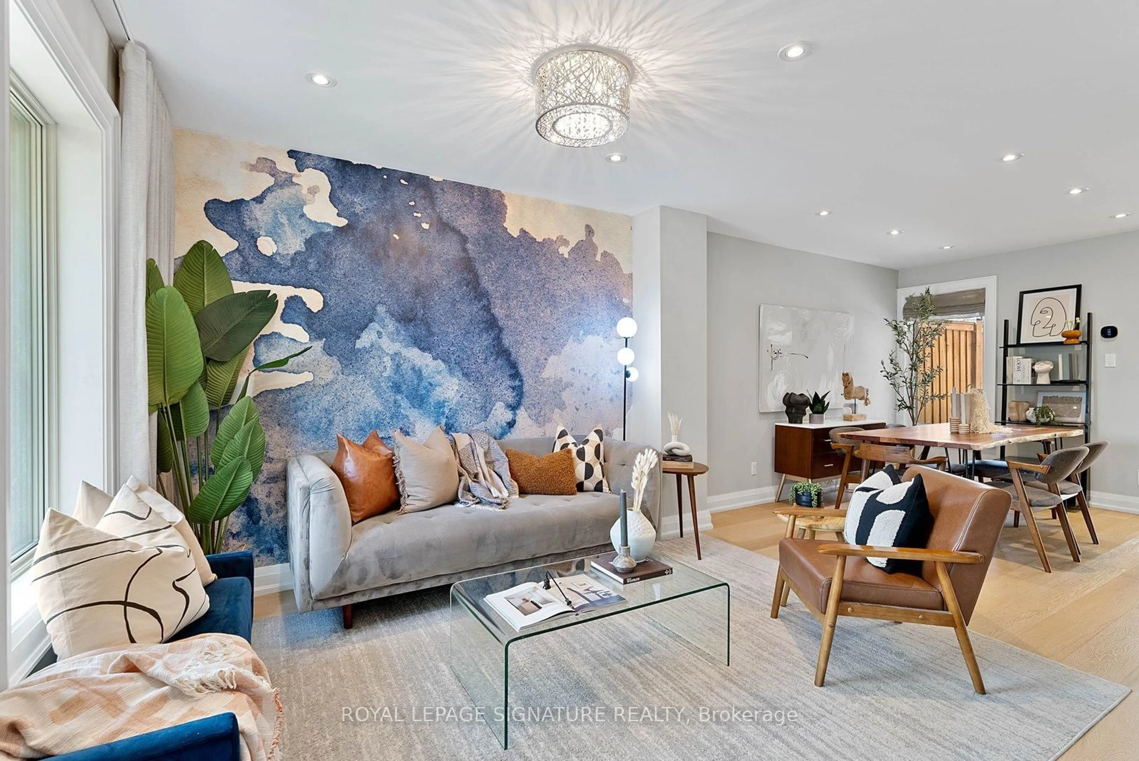 Living room with furniture, unknown for 100 Sussex Ave, Toronto Ontario M5S 1K3