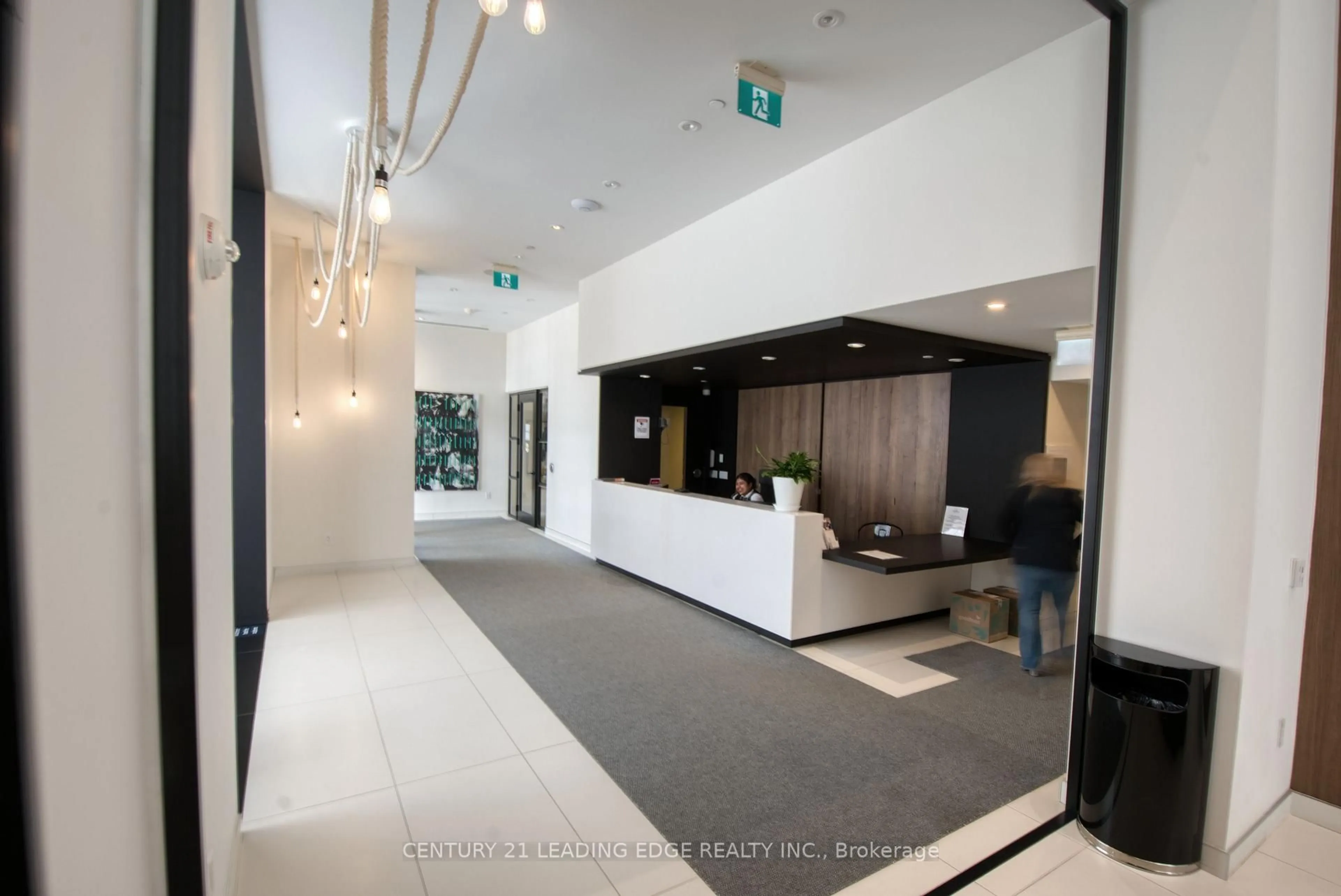 Indoor foyer for 20 Richardson St #2406, Toronto Ontario M5A 0S6
