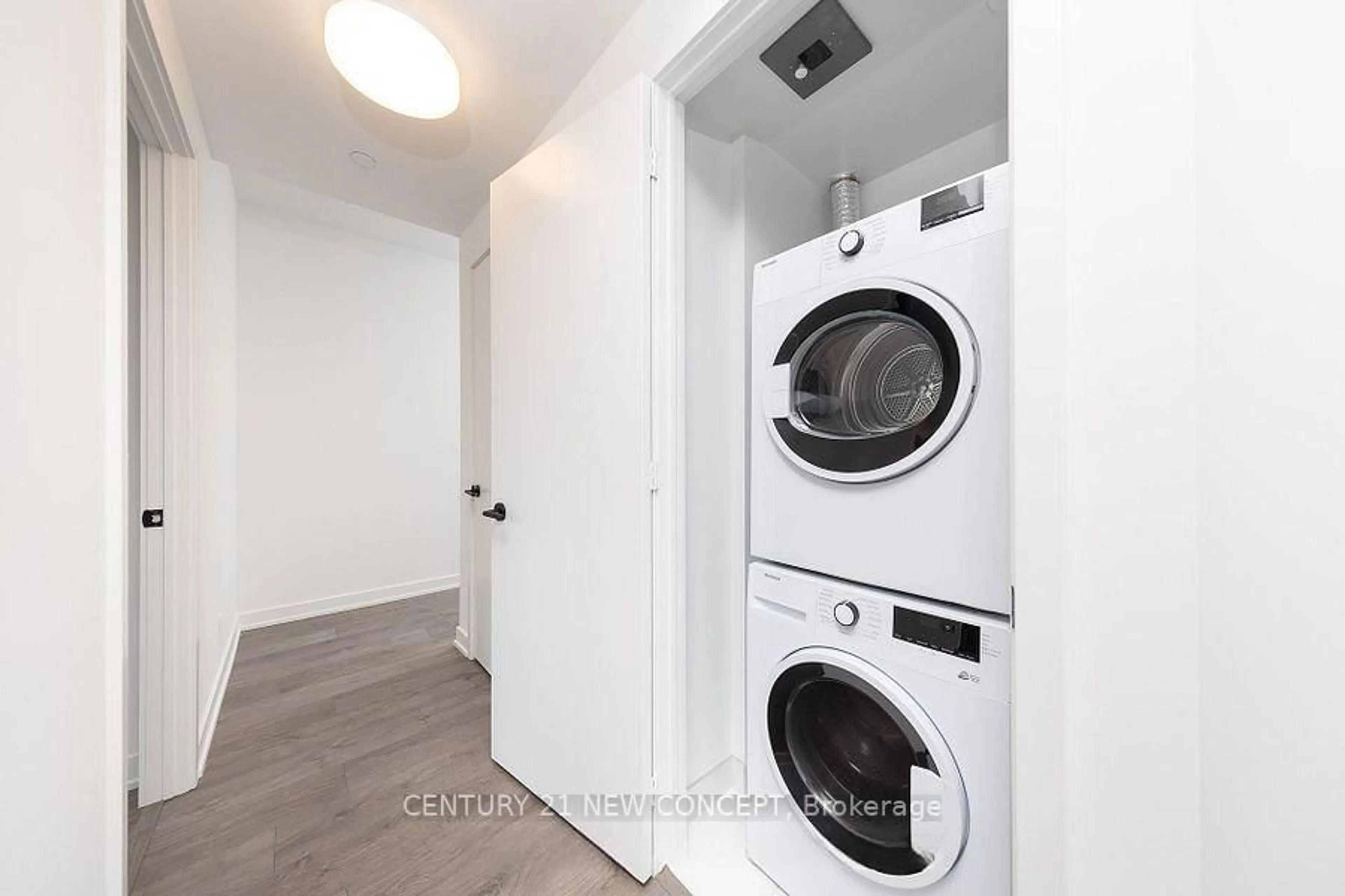Laundry room for 108 Peter St #1117, Toronto Ontario M5V 0W2