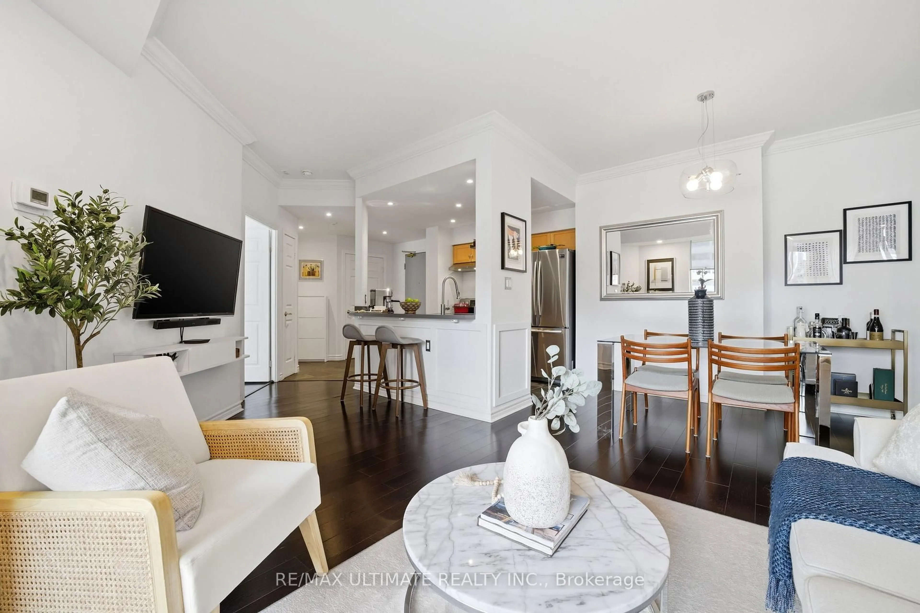 Open concept kitchen, unknown for 1750 Bayview Ave #405, Toronto Ontario M4G 3C4