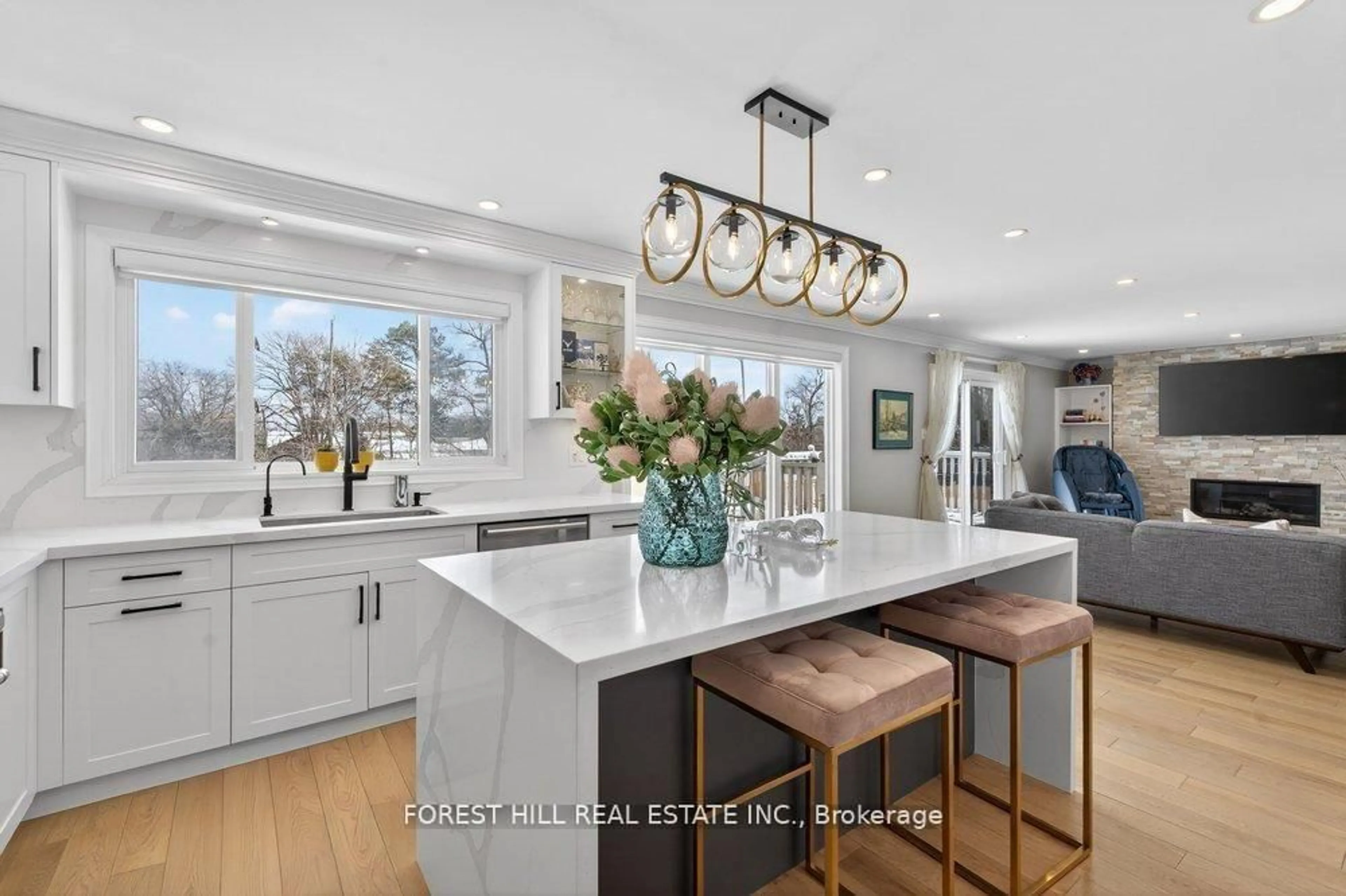 Open concept kitchen, ceramic/tile floor for 47 Tofino Cres, Toronto Ontario M3B 1R9