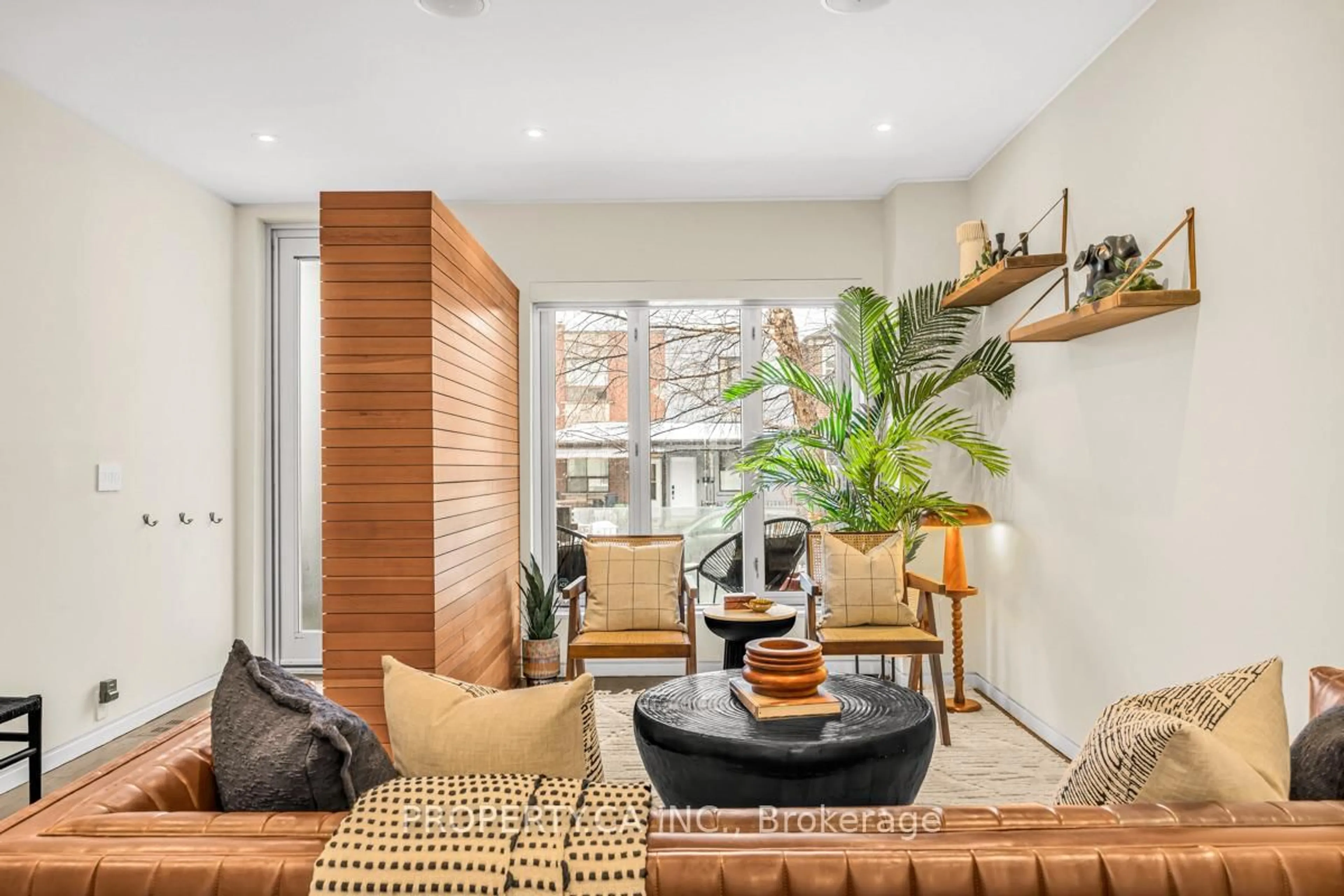 Unknown for 270 Euclid Ave, Toronto Ontario M6J 2K2