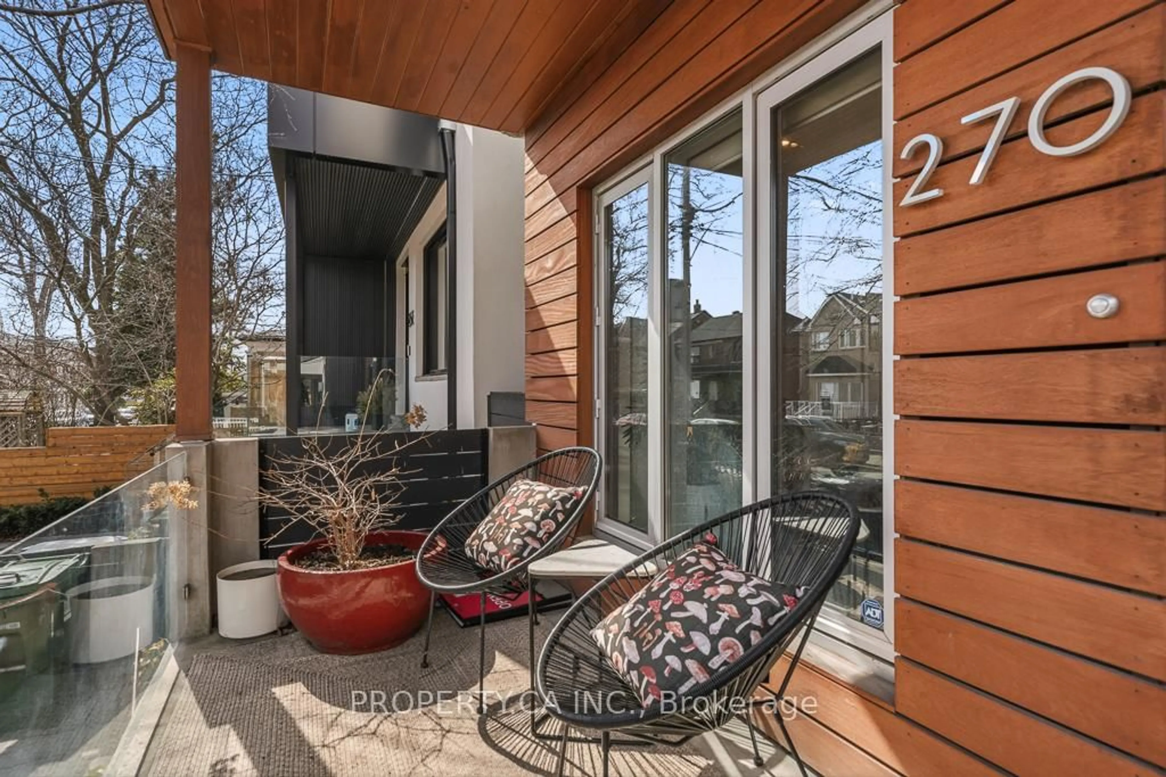 Patio, street for 270 Euclid Ave, Toronto Ontario M6J 2K2
