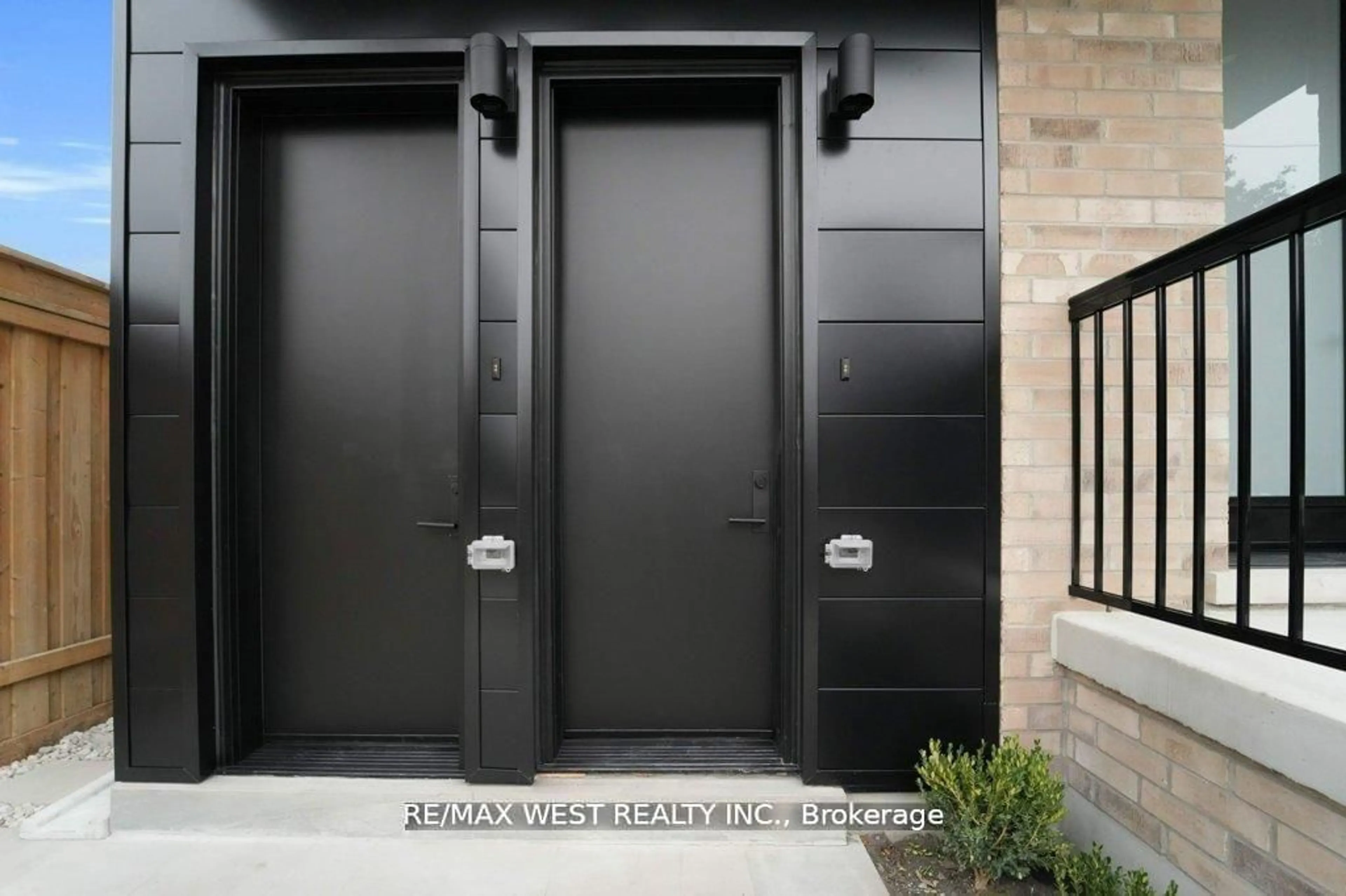 Indoor entryway for 661 Winona Dr, Toronto Ontario M6C 3V6