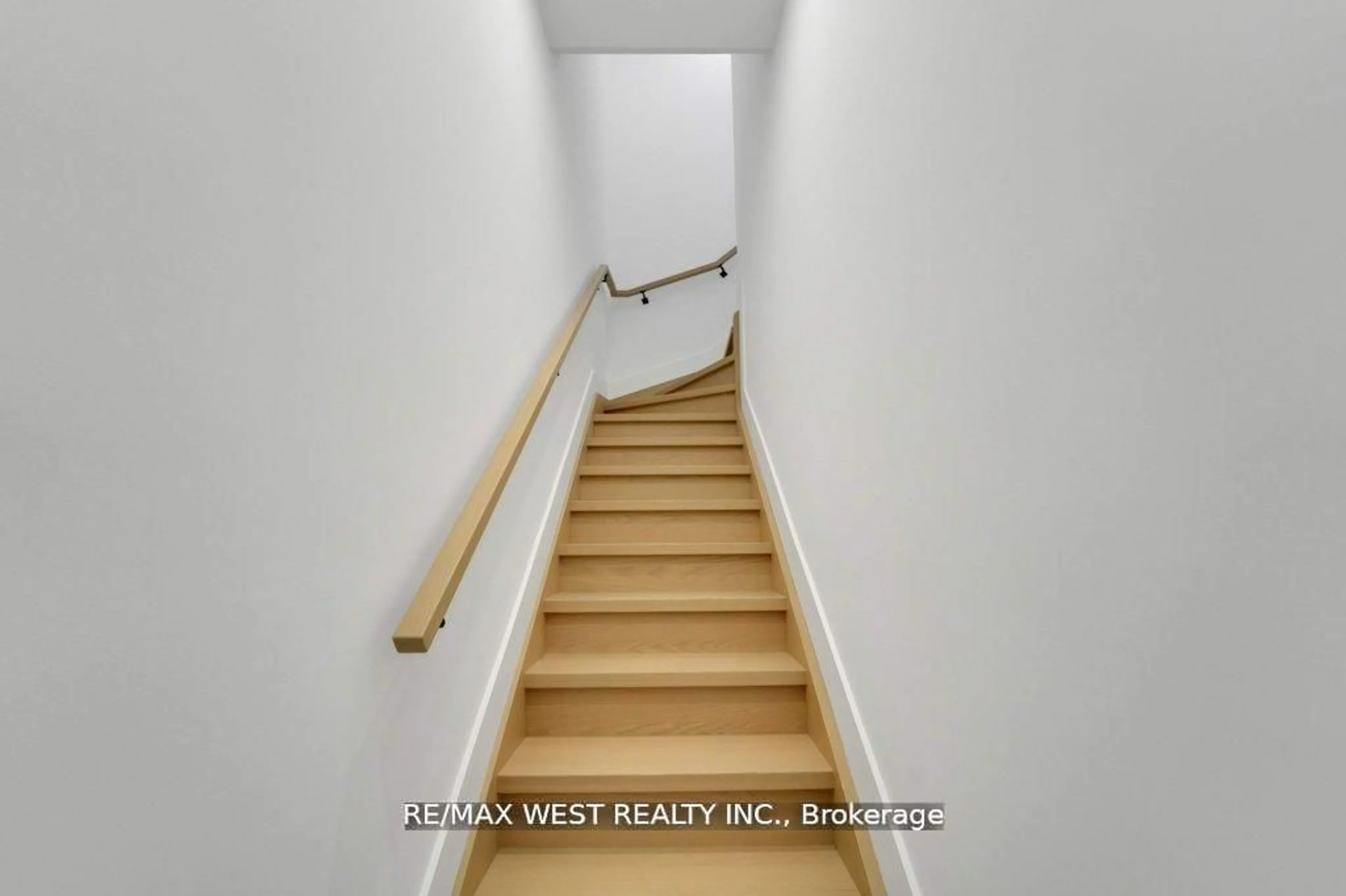 Stairs for 661 Winona Dr, Toronto Ontario M6C 3V6