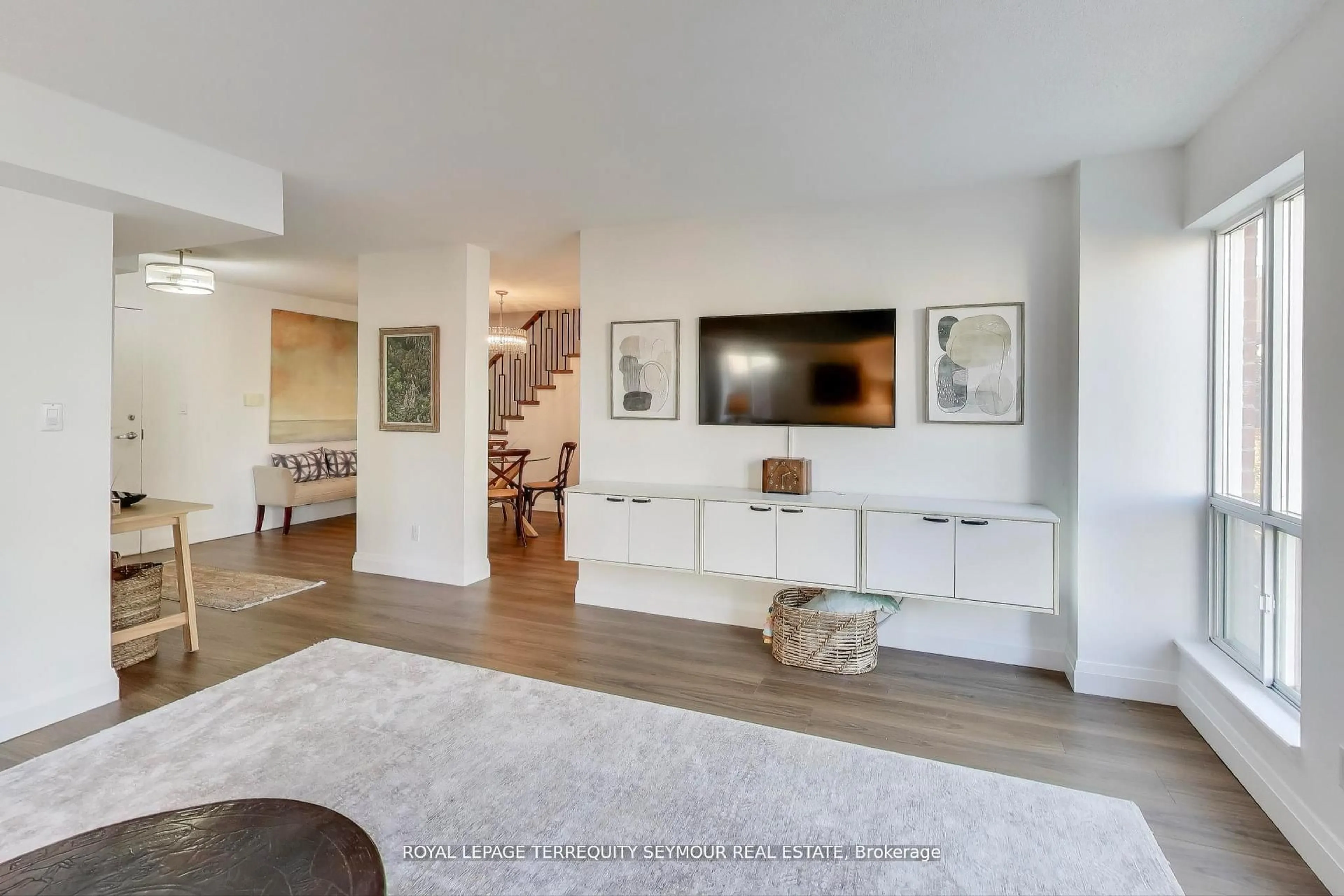 Living room with furniture, unknown for 139 Merton St #448, Toronto Ontario M4S 3G7