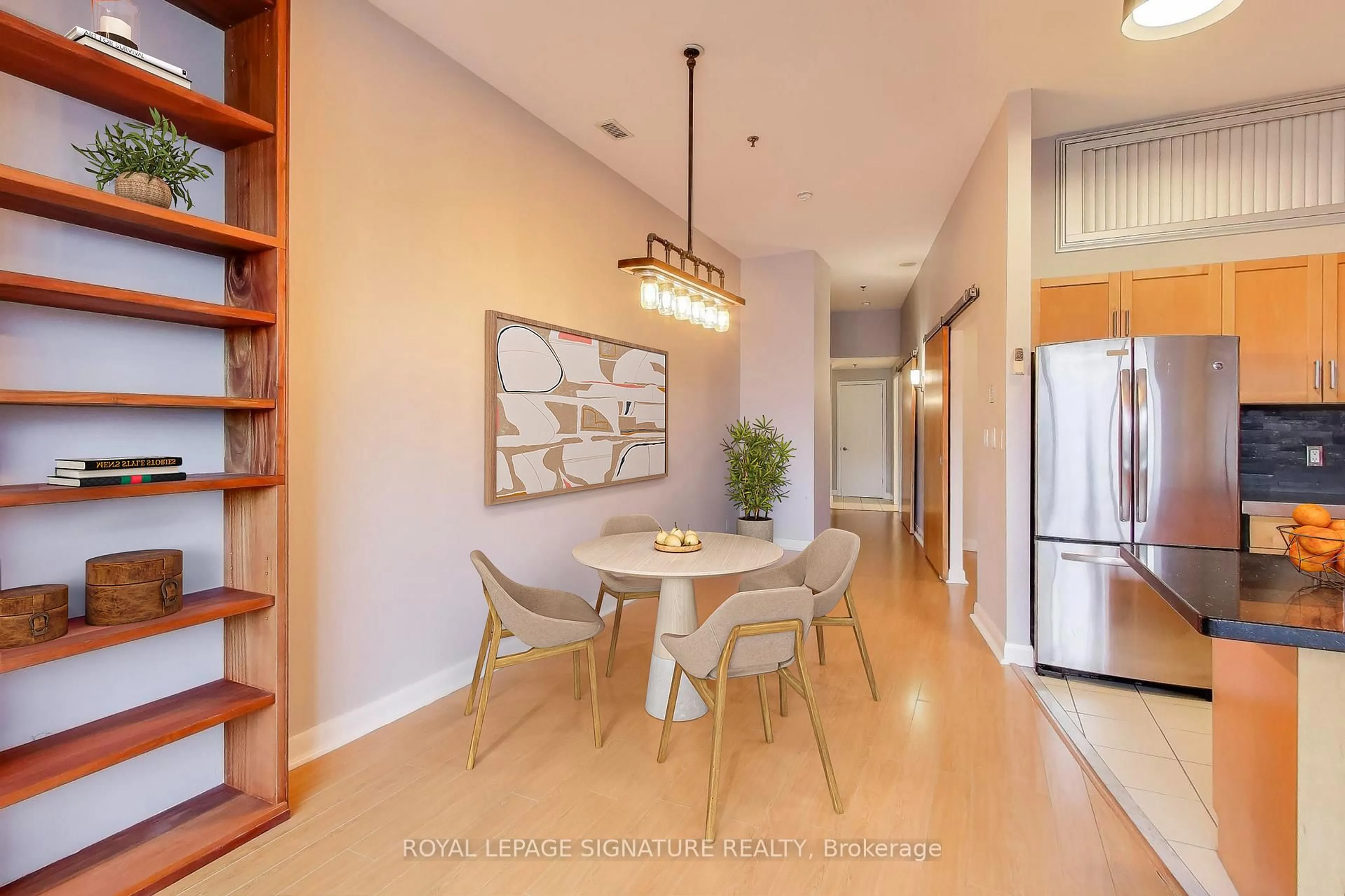 Dining room, unknown for 700 King St #801, Toronto Ontario M5V 2Y6