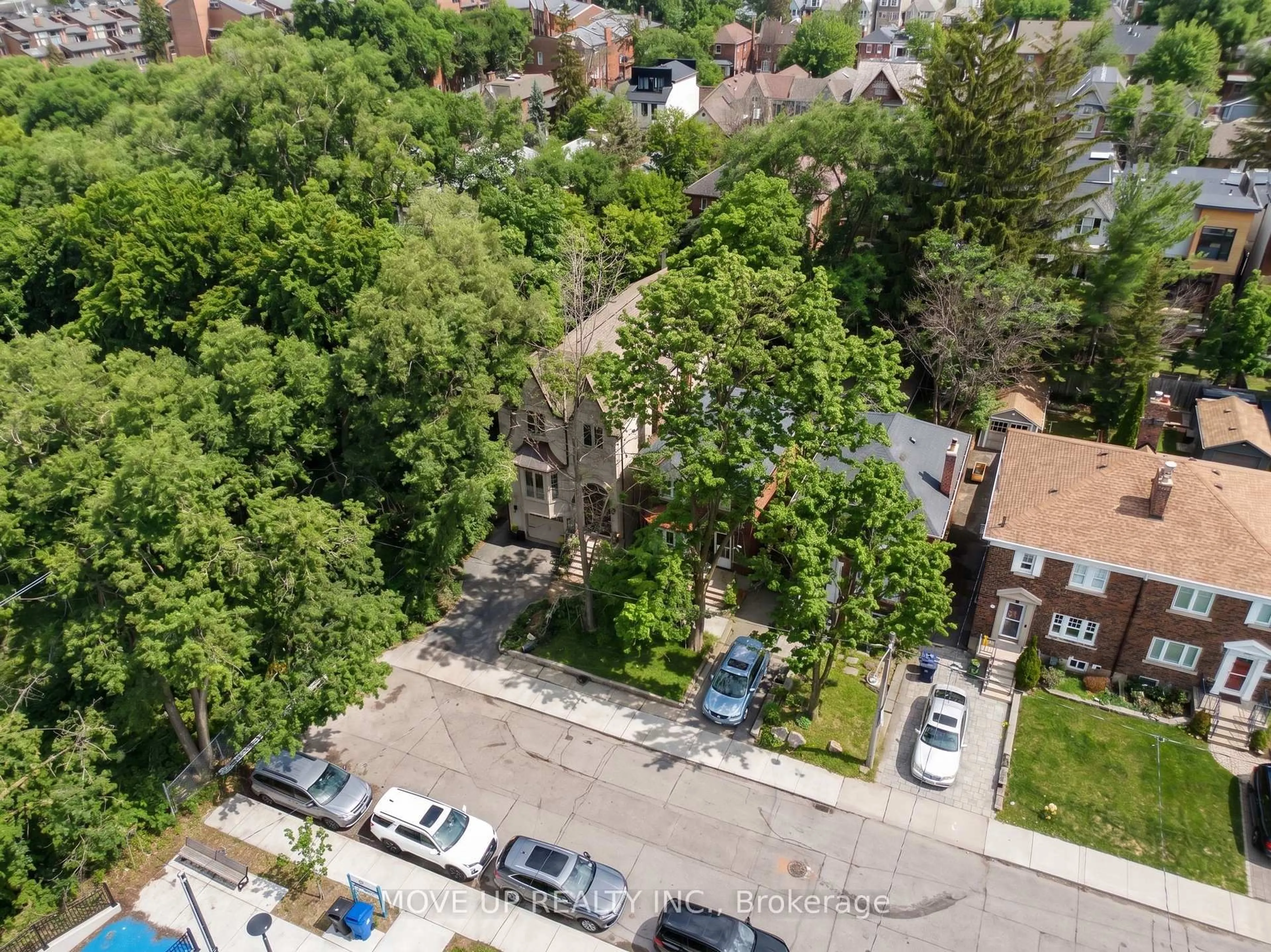 A pic from outside/outdoor area/front of a property/back of a property/a pic from drone, city buildings view from balcony for 226 Glengarry Ave, Toronto Ontario M5M 1E4