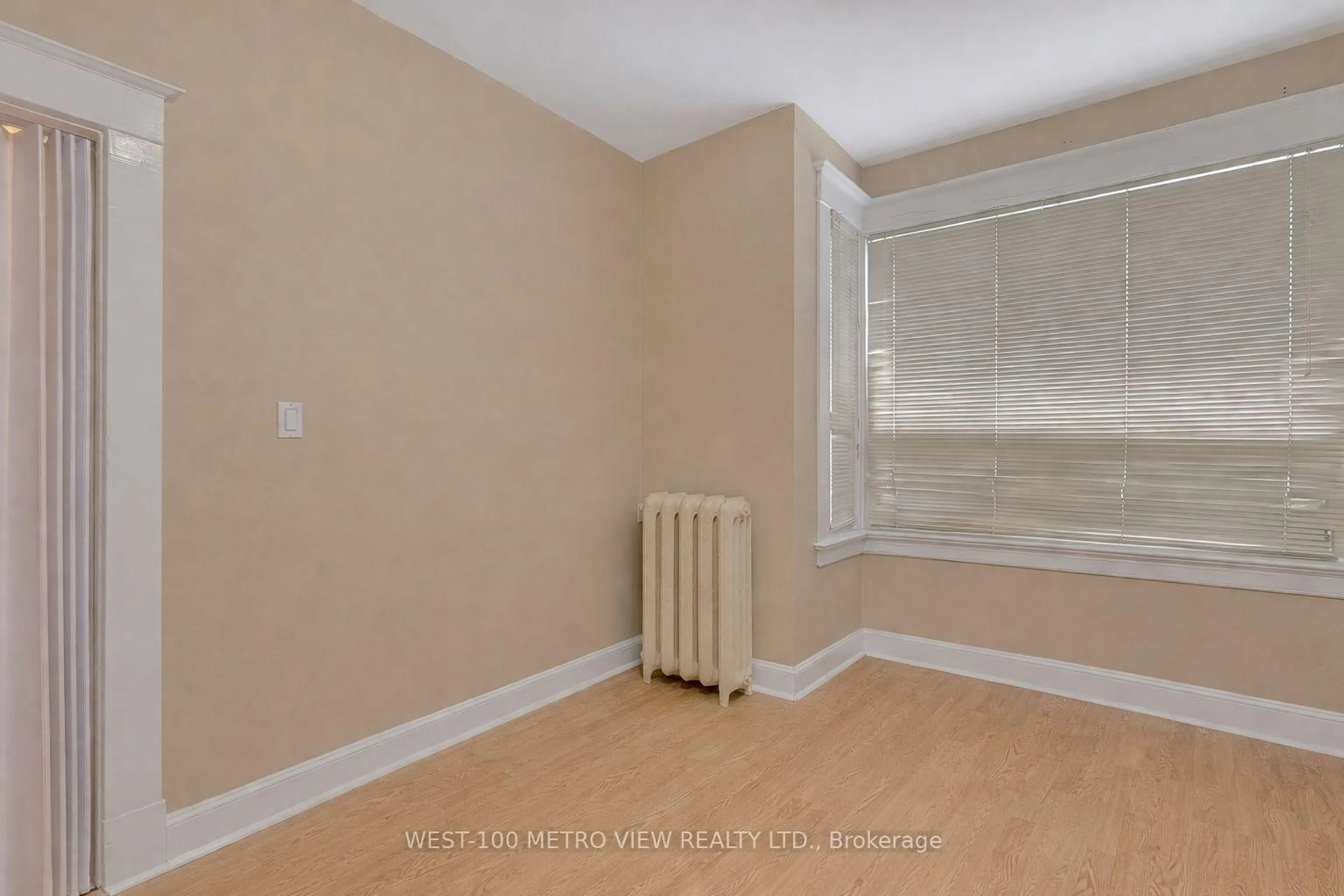 A pic of a room for 1733 Dufferin St, Toronto Ontario M6E 3N9