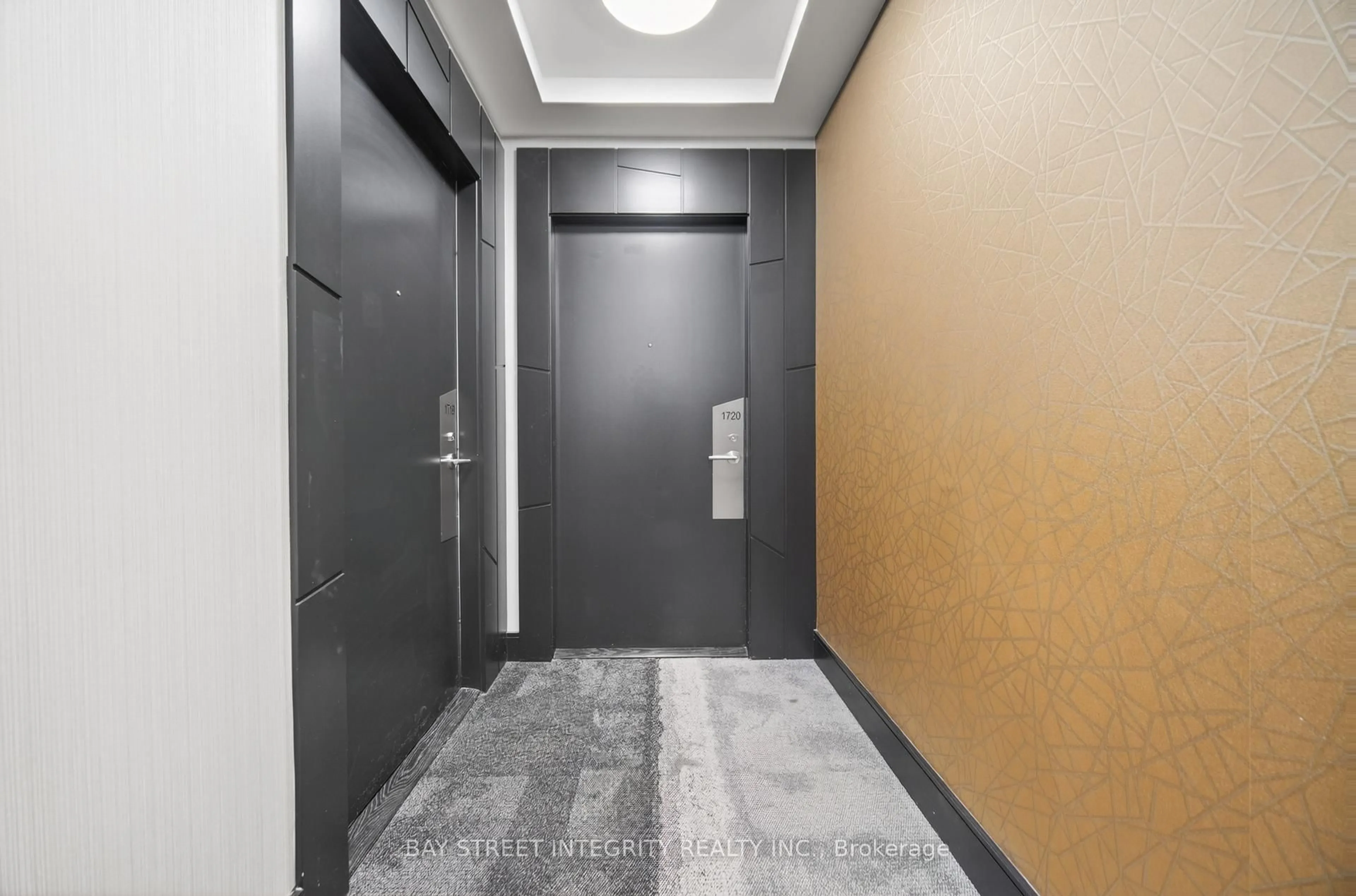 Indoor foyer for 50 Dunfield Ave #1720, Toronto Ontario M4S 0E4