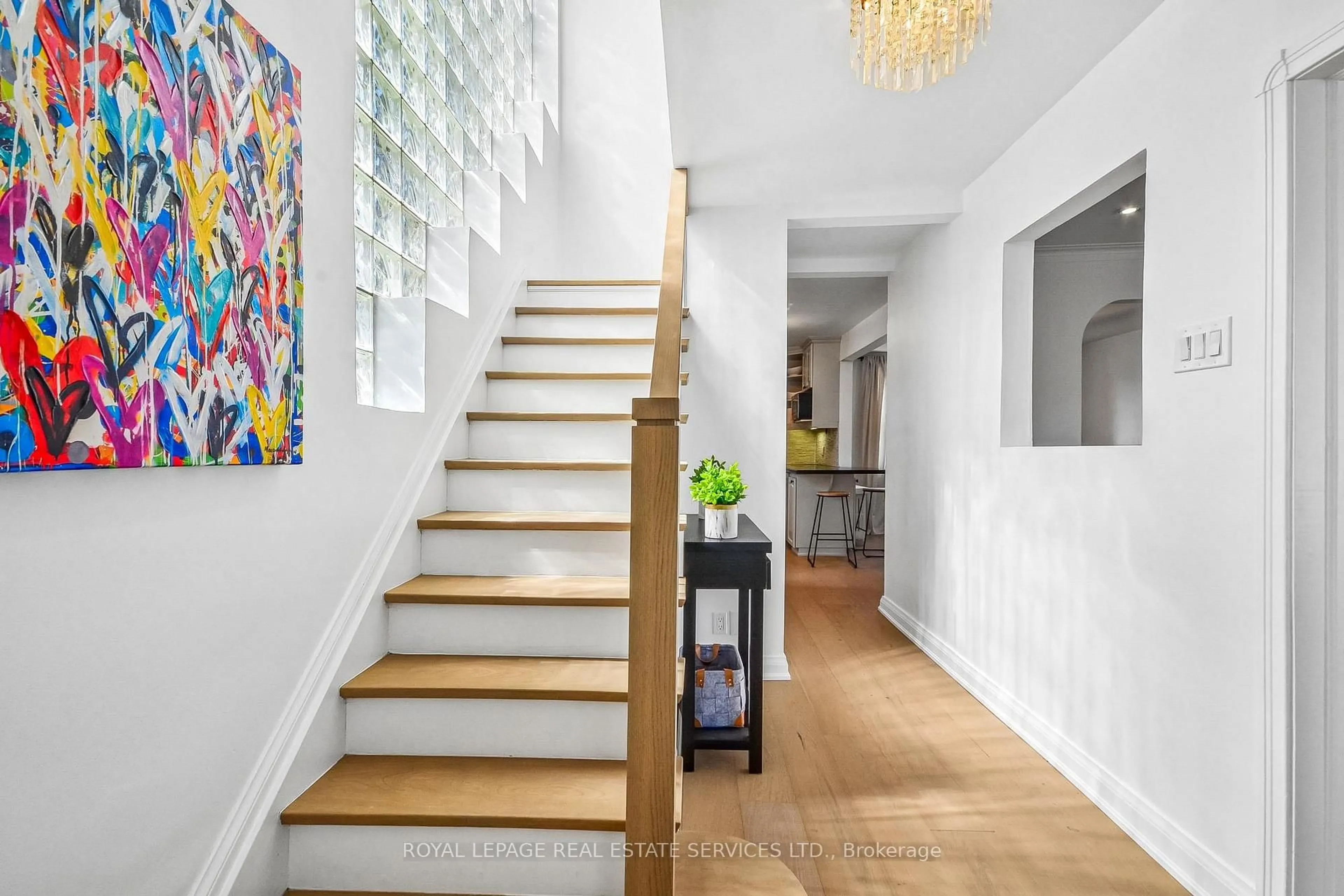 Unknown for 352 Winnett Ave, Toronto Ontario M6C 3M1