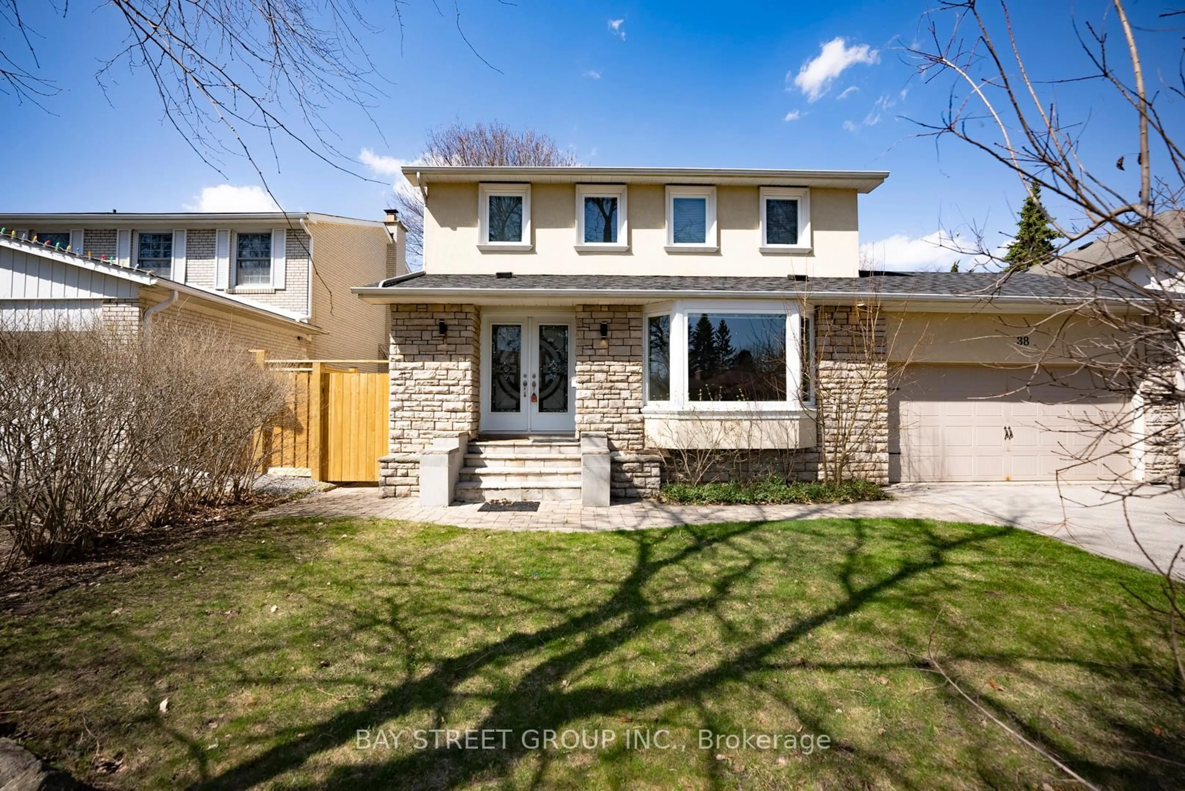 Home with brick exterior material, street for 38 Foursome Cres, Toronto Ontario M2P 1W3