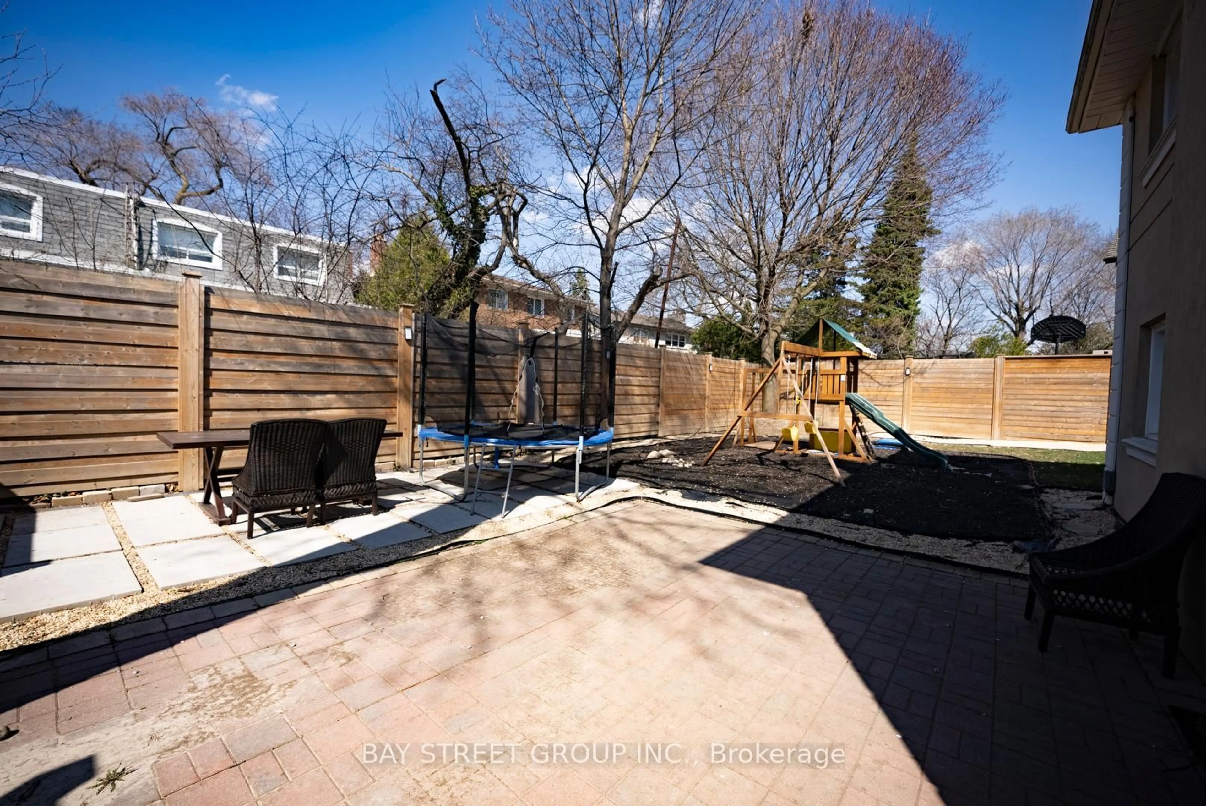 Patio, street for 38 Foursome Cres, Toronto Ontario M2P 1W3