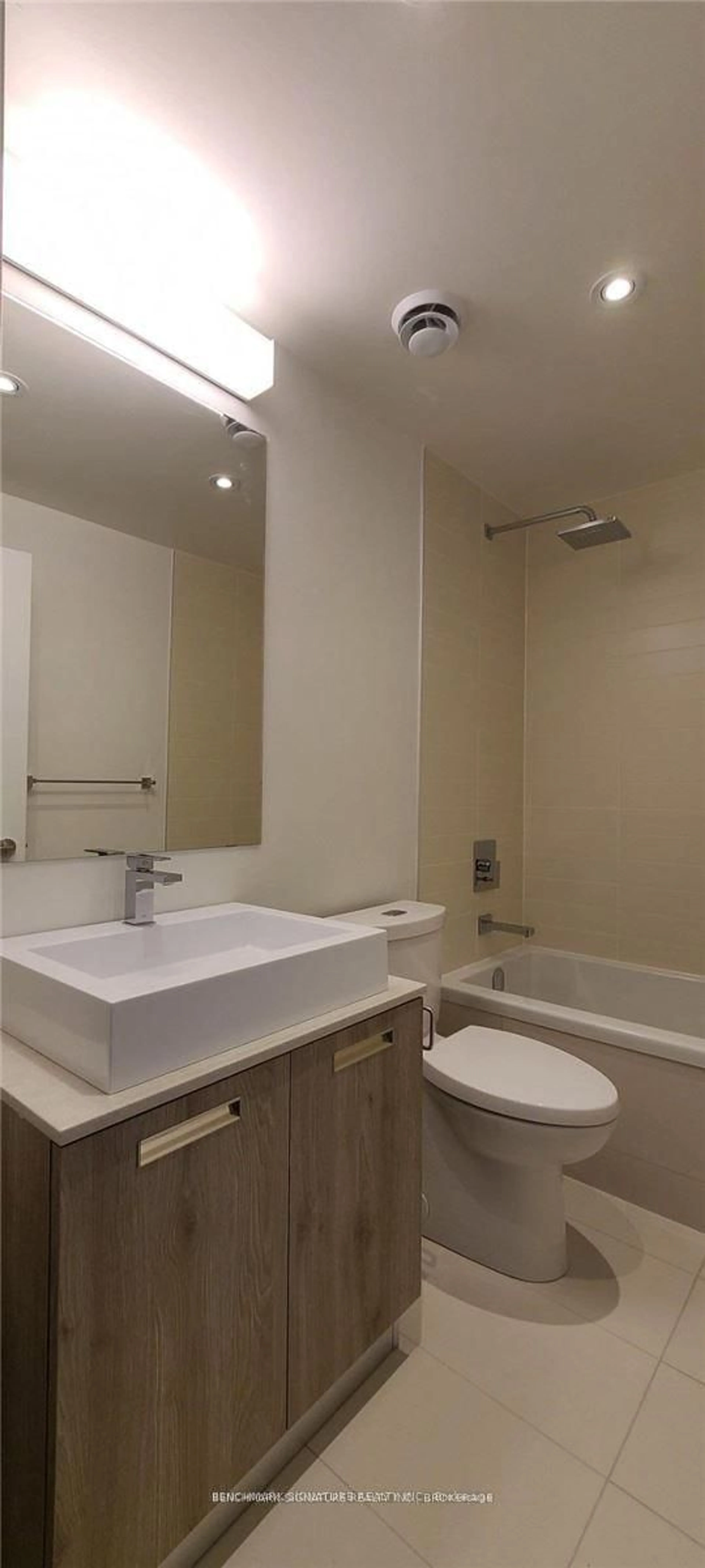 Standard bathroom, unknown for 2A Church St #615, Toronto Ontario M5E 0E1