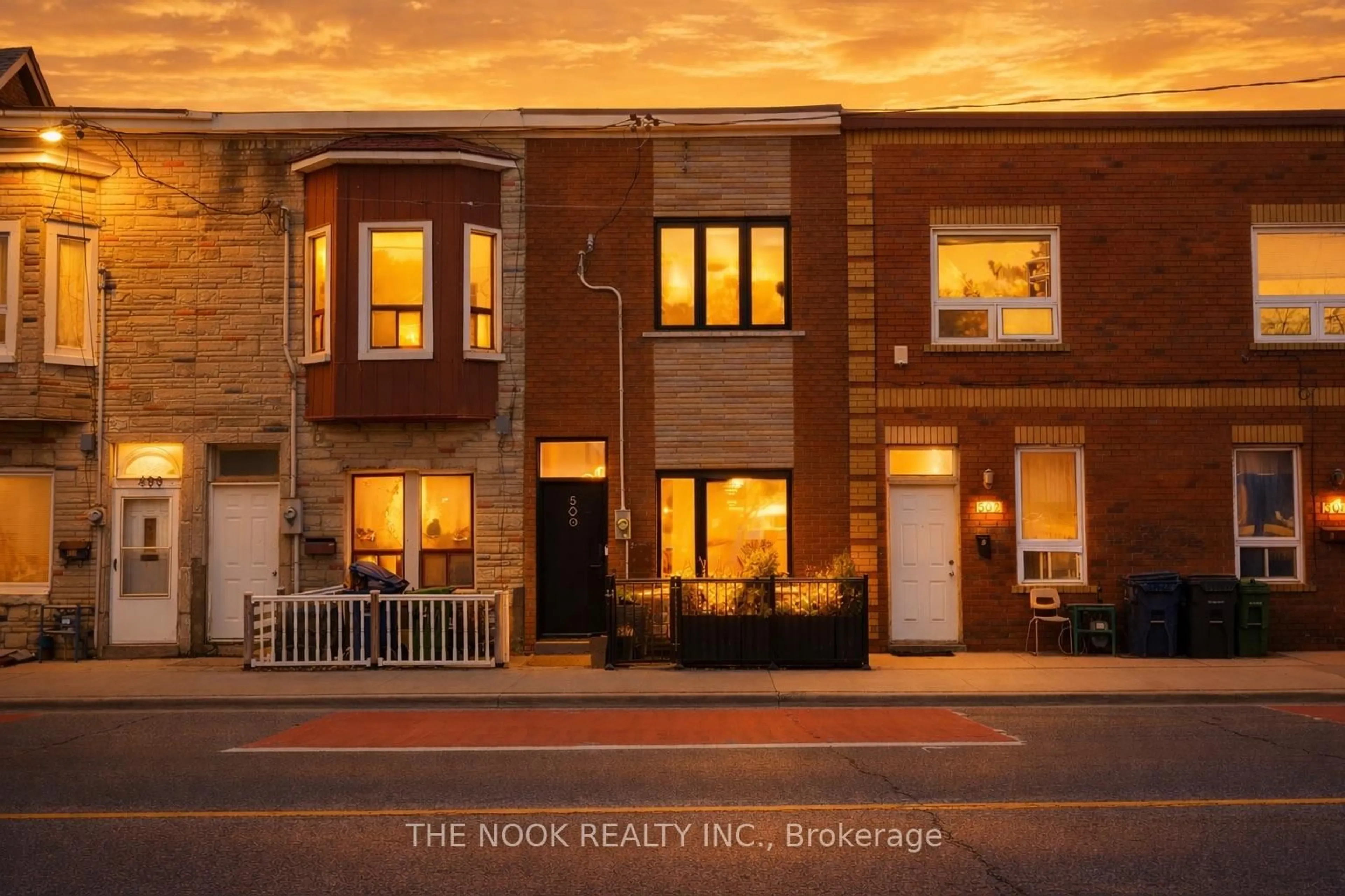 Home with brick exterior material, building for 500 Dufferin St, Toronto Ontario M6K 2A6