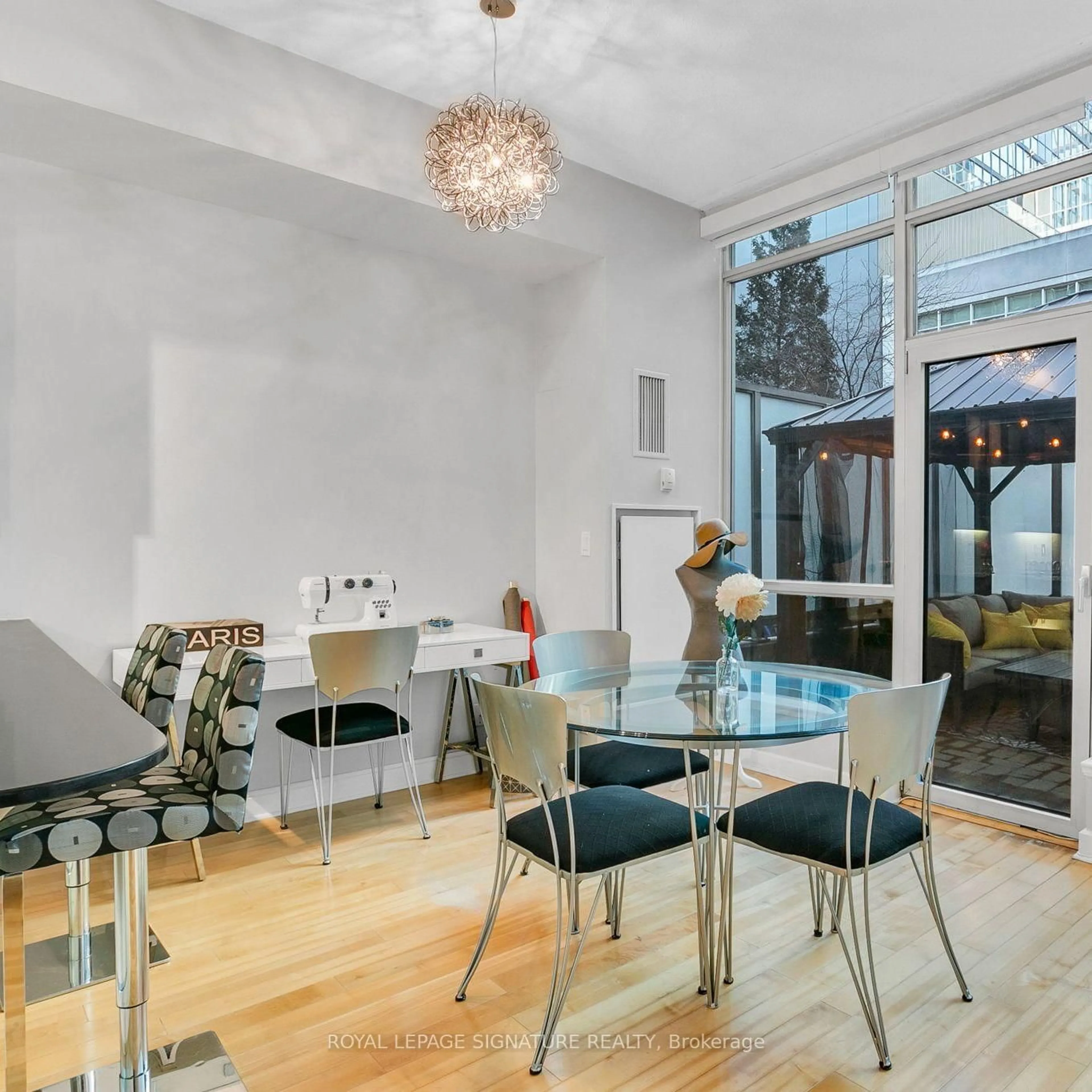 Dining room, unknown for 350 Wellington St #G25, Toronto Ontario M5V 3W9