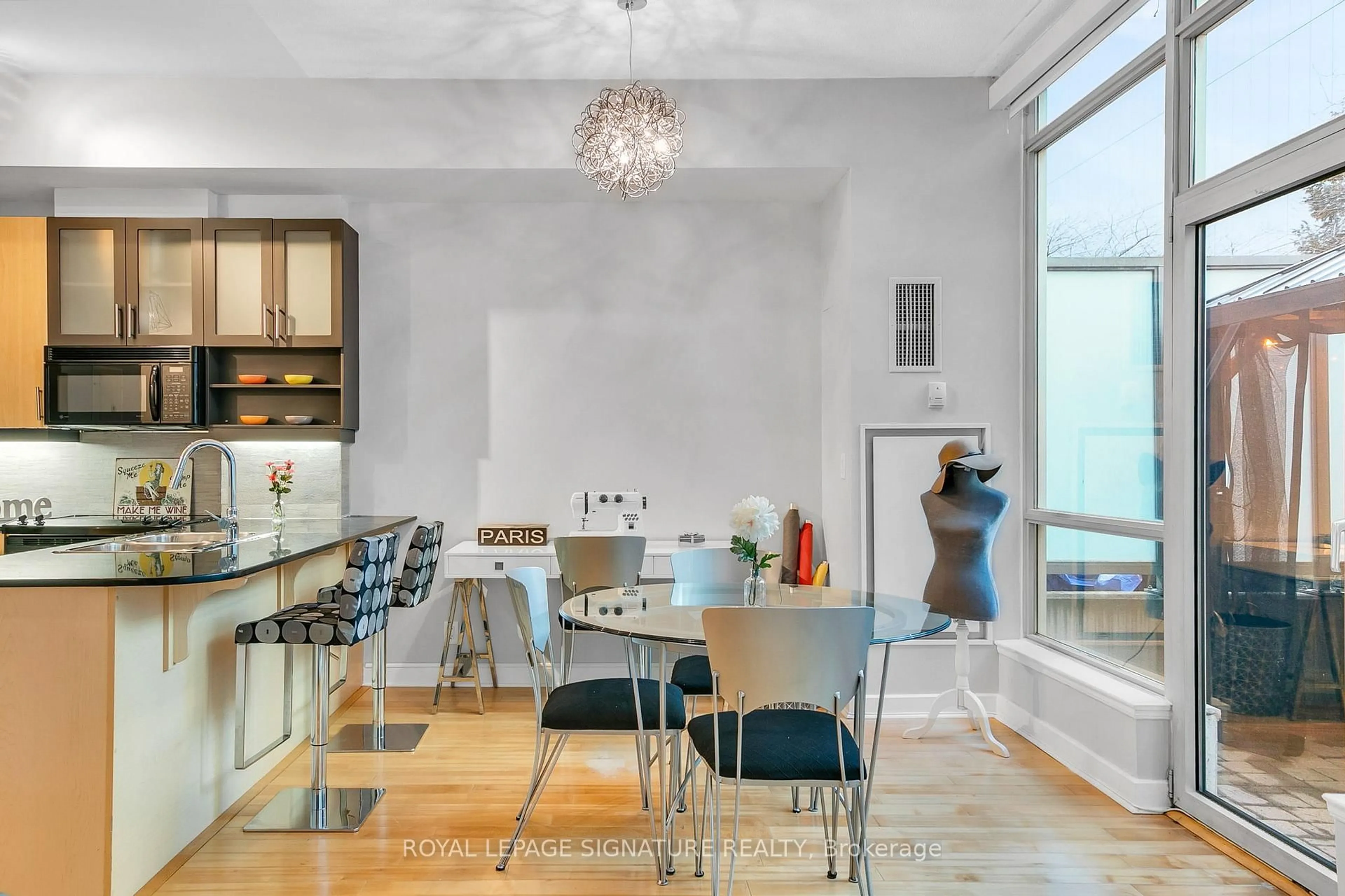 Unknown for 350 Wellington St #G25, Toronto Ontario M5V 3W9