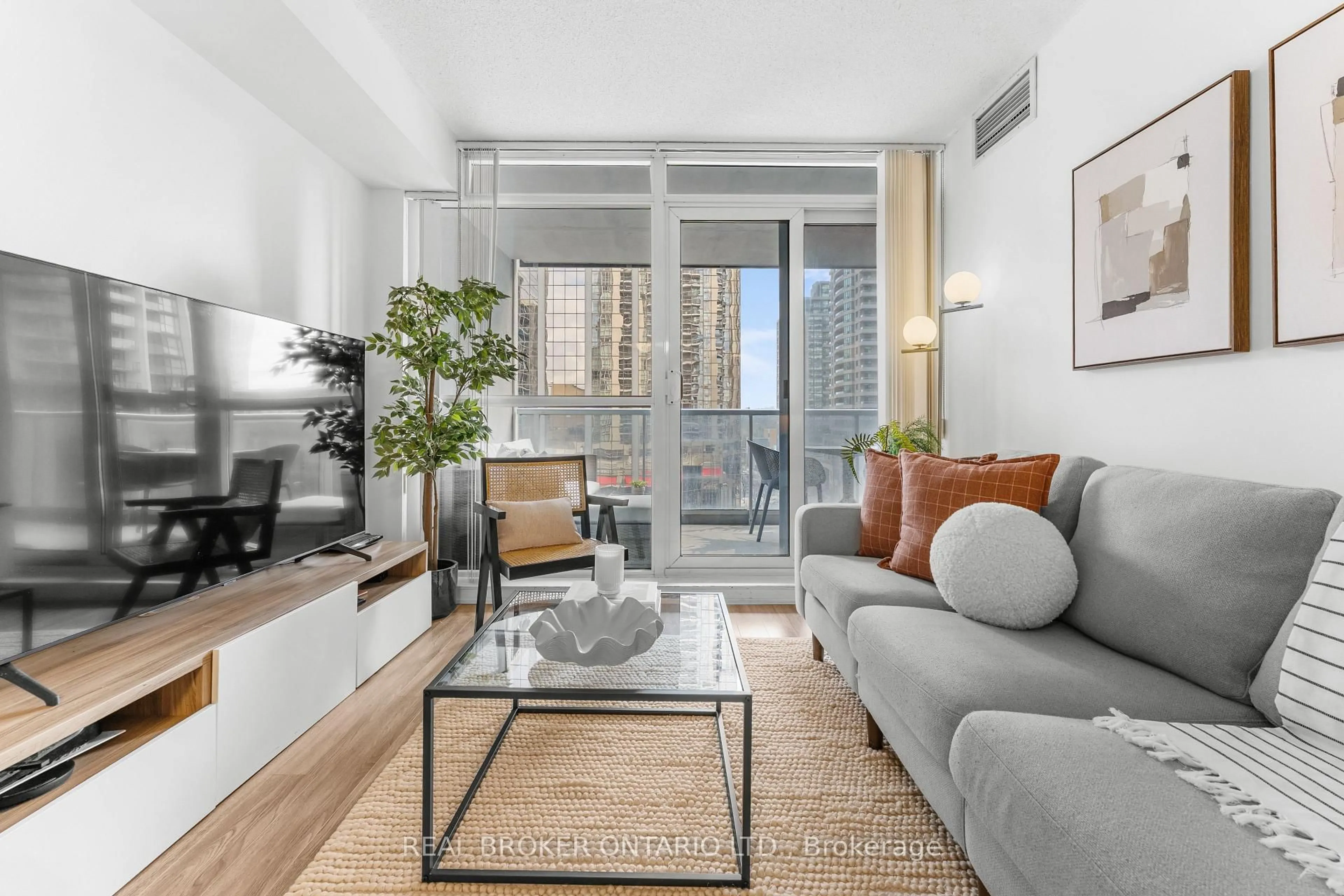 Living room with furniture, unknown for 4978 Yonge St #701, Toronto Ontario M2N 7G8