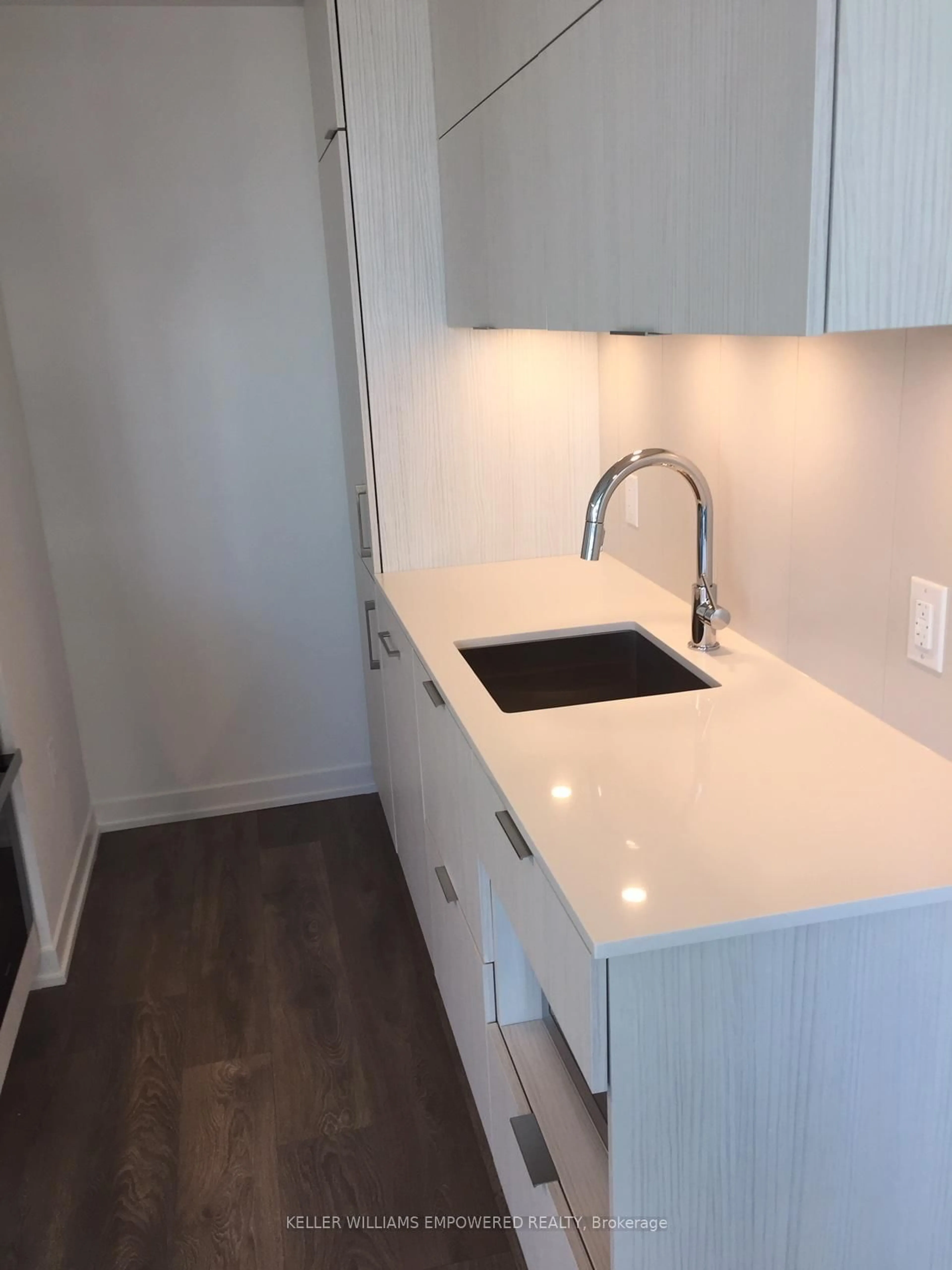 Standard kitchen, unknown for 20 Richardson St #1706, Toronto Ontario M5A 0S6