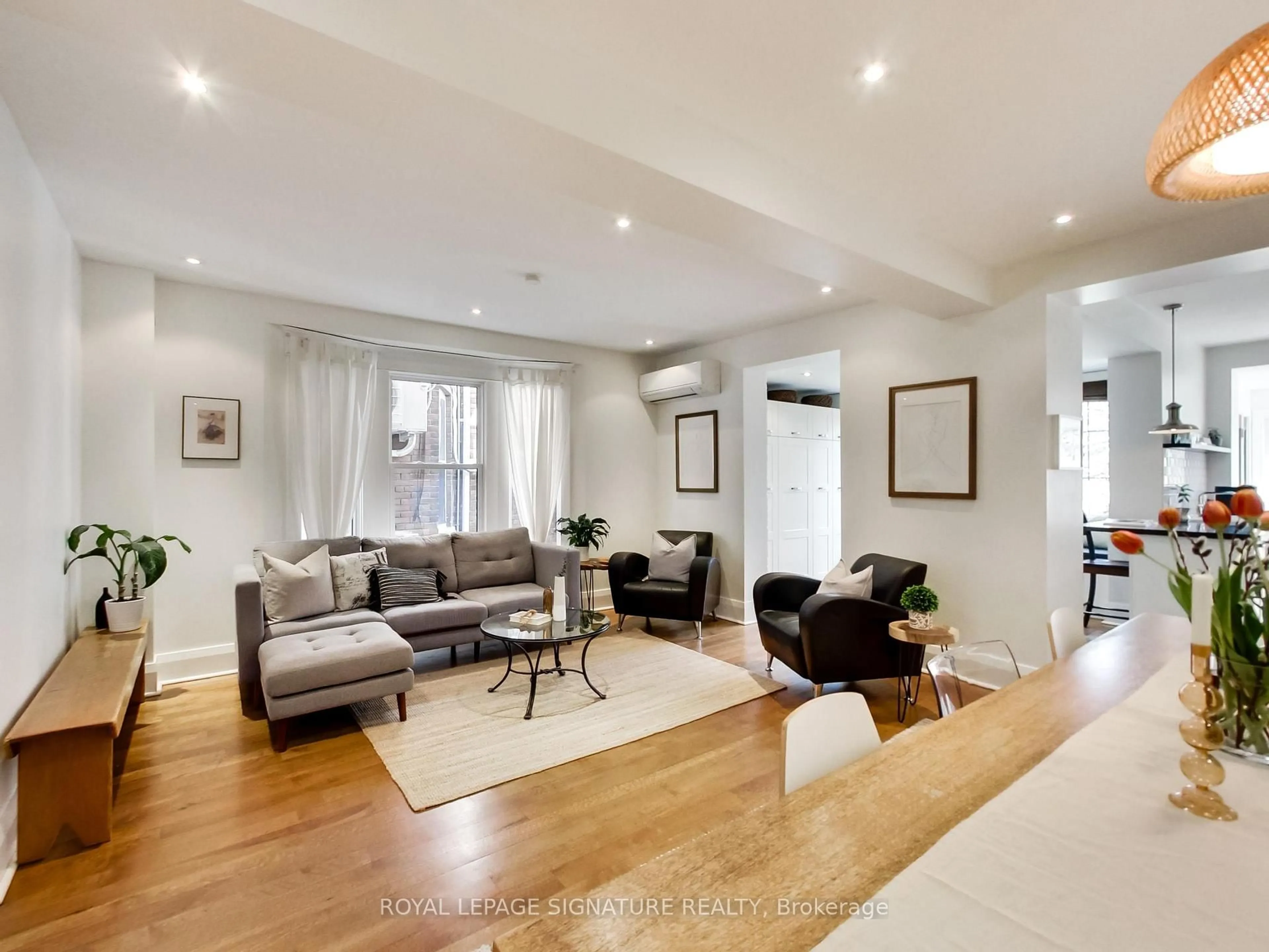 Living room with furniture, unknown for 11 Delaware Ave, Toronto Ontario M6H 2S8