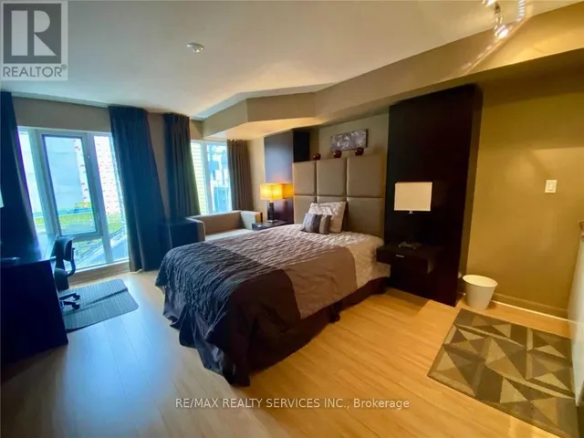 200 Victoria St #1215, Toronto 5