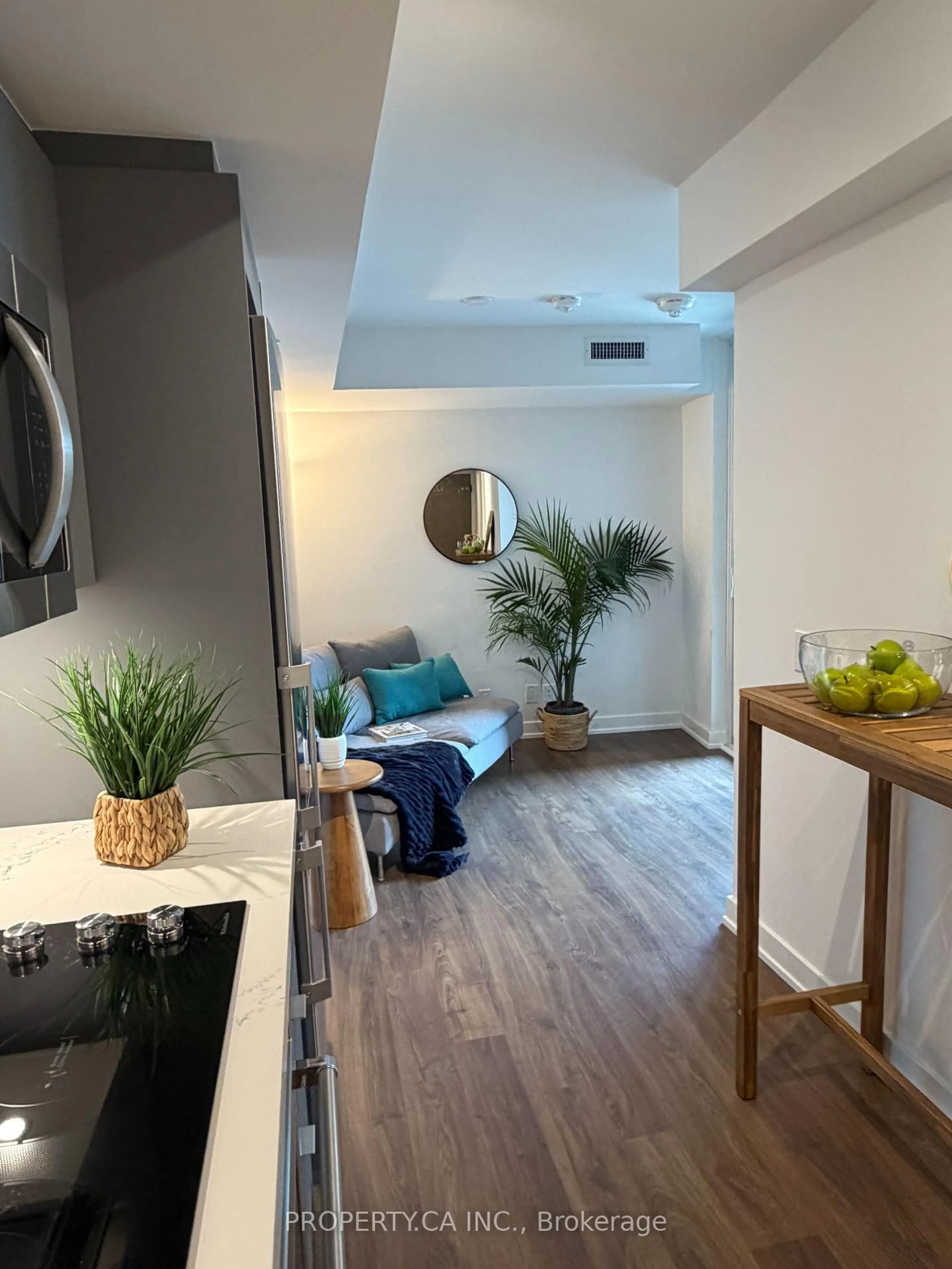 Unknown for 30 Tretti Way #525, Toronto Ontario M3H 0E3