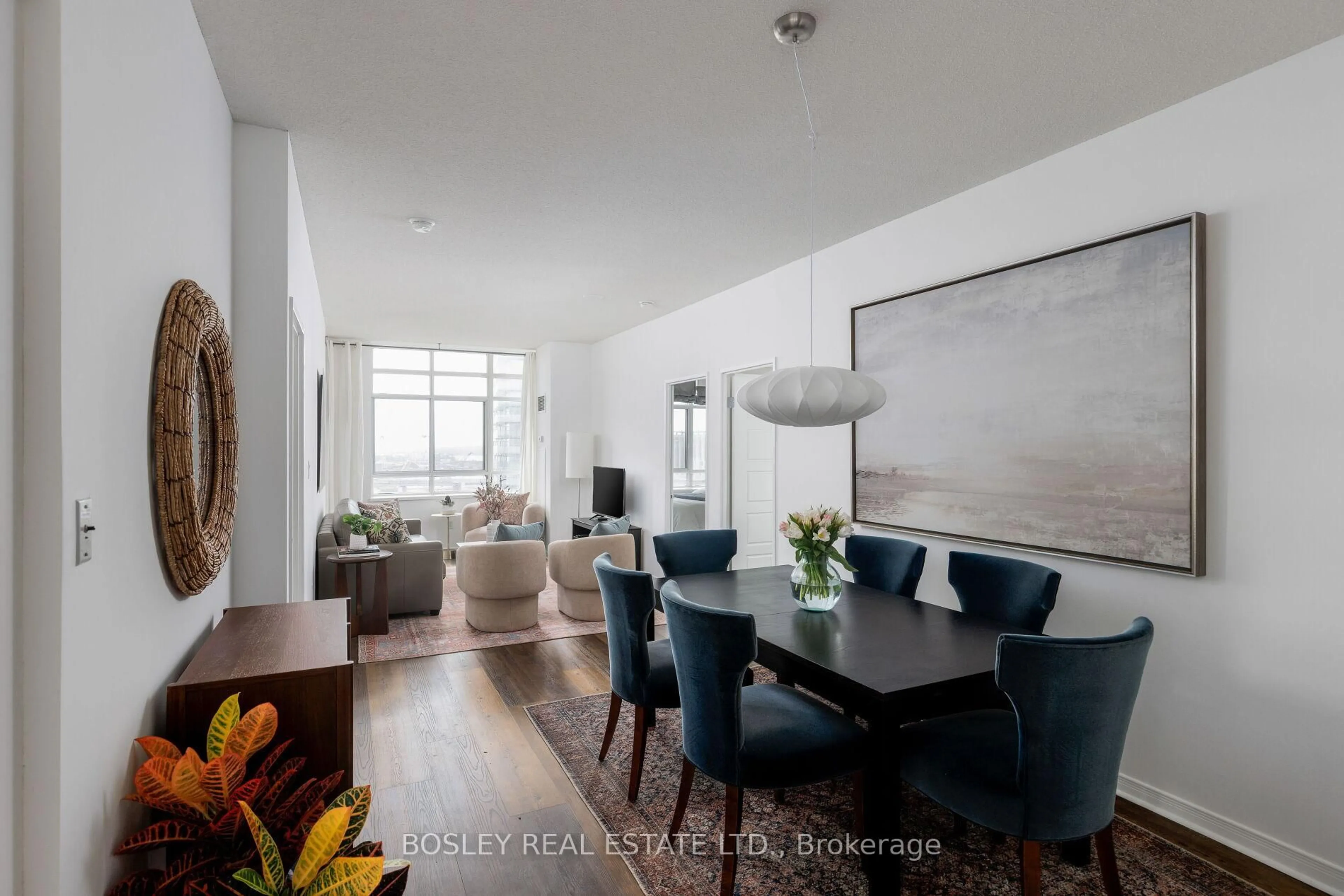 Dining room, wood/laminate floor for 80 Mill St #1002, Toronto Ontario M5A 4T3