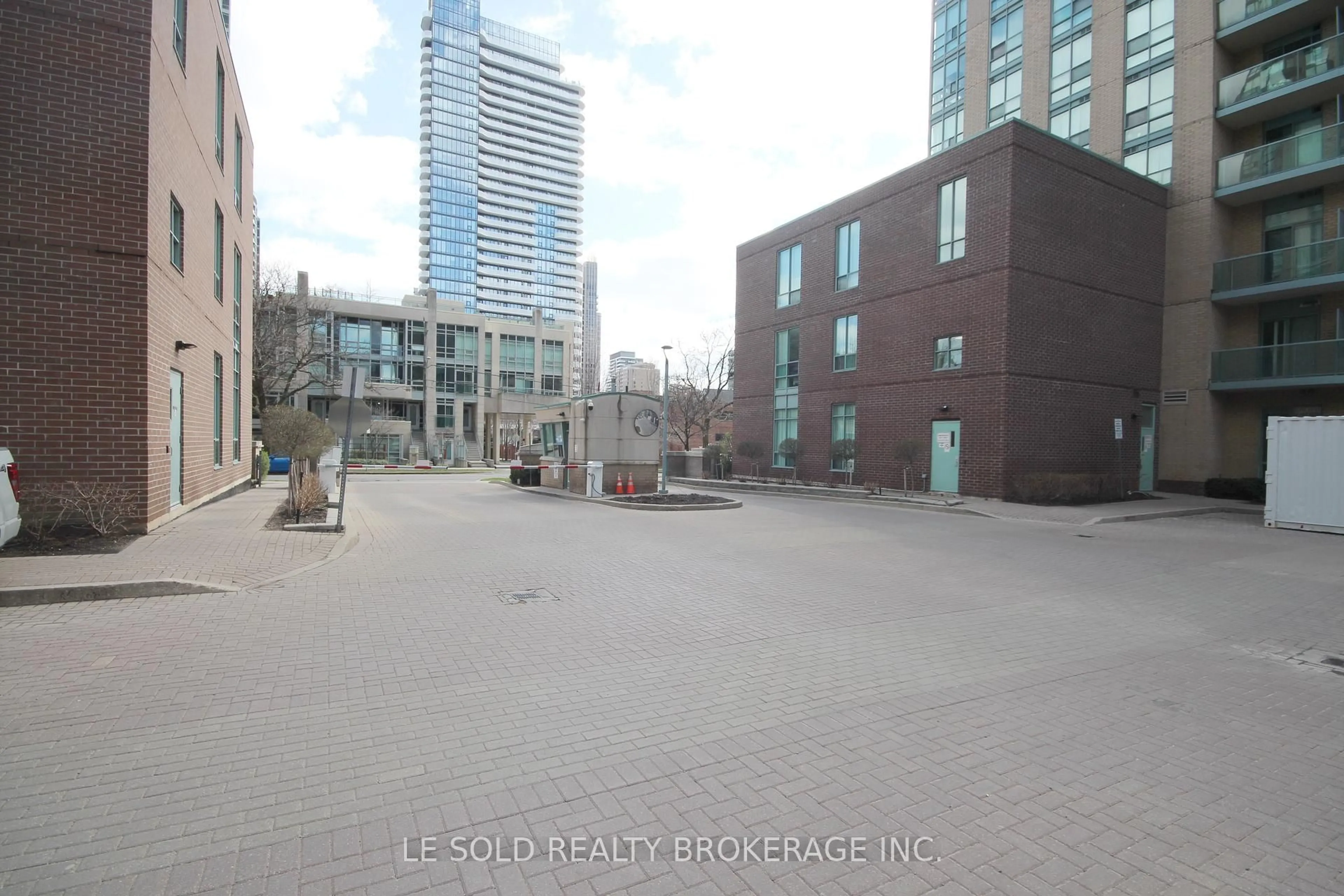 Patio, city buildings view from balcony for 22 Olive Ave #902, Toronto Ontario M2N 7G6