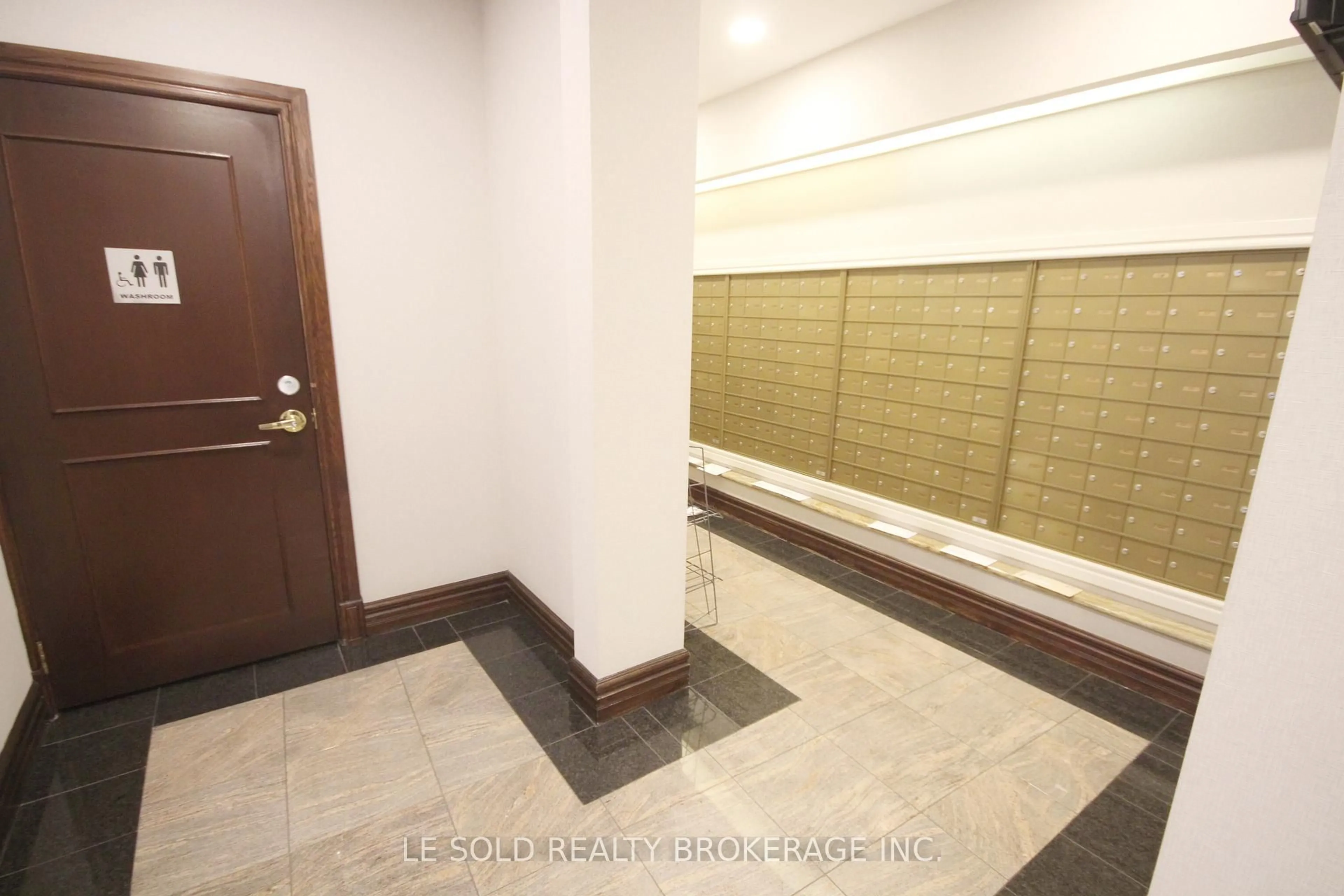 Indoor foyer for 22 Olive Ave #902, Toronto Ontario M2N 7G6