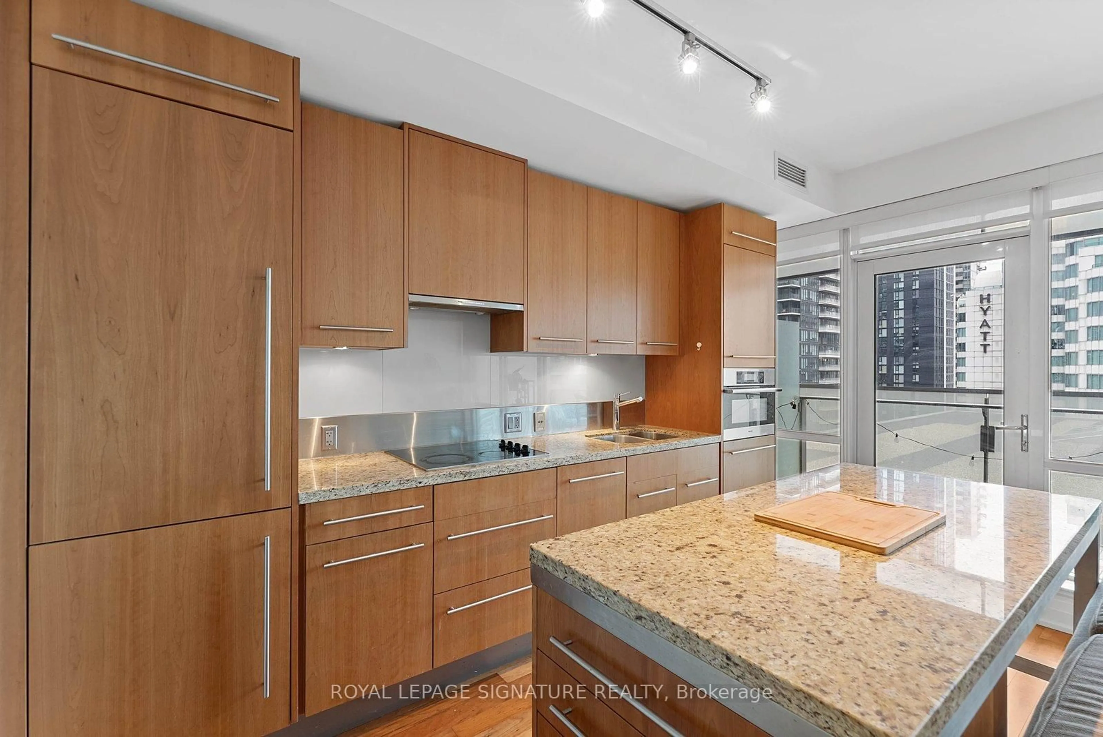 Unknown for 80 John St #1505, Toronto Ontario M5V 3X4