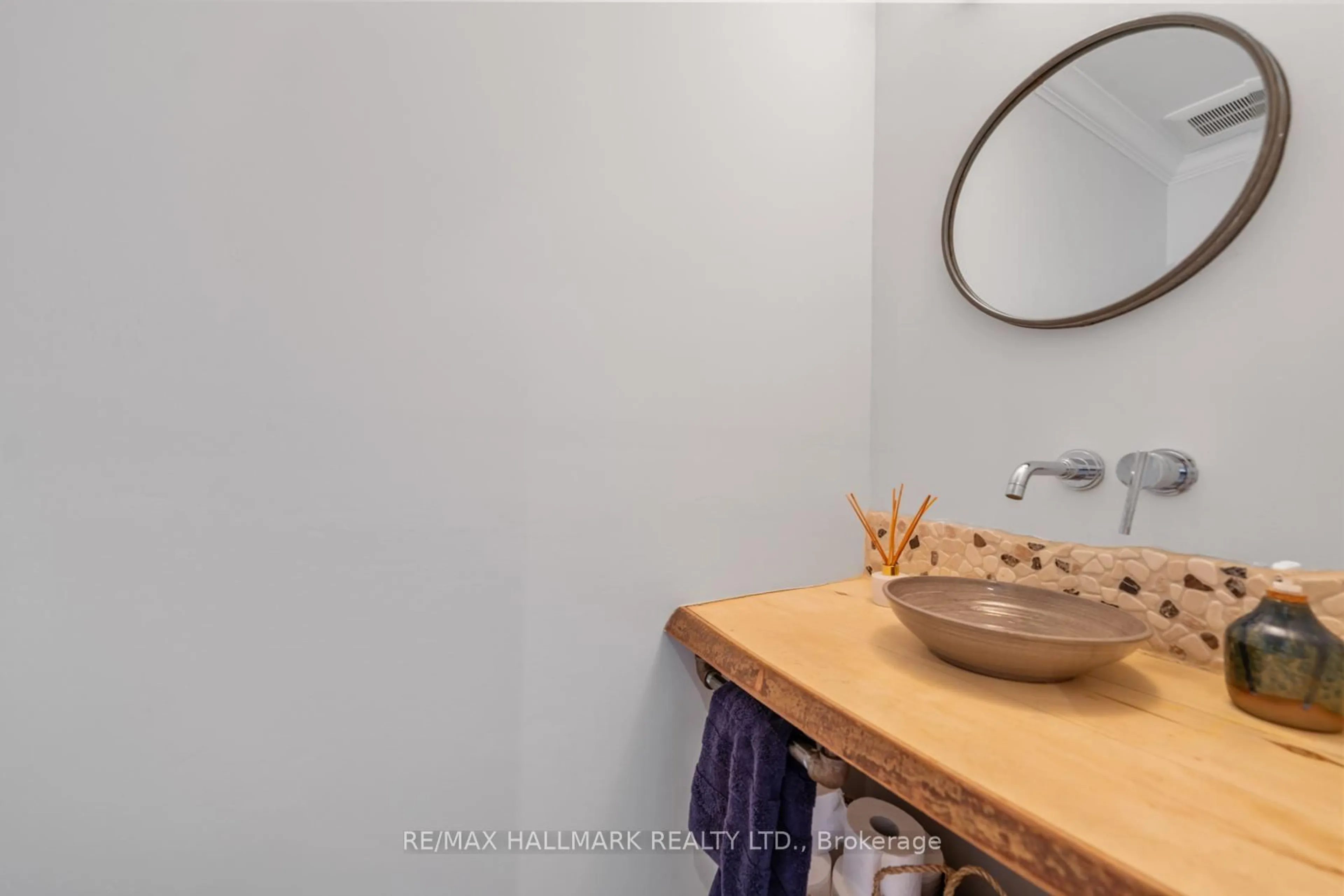 Unknown for 146 Roslin Ave, Toronto Ontario M4N 1Z4