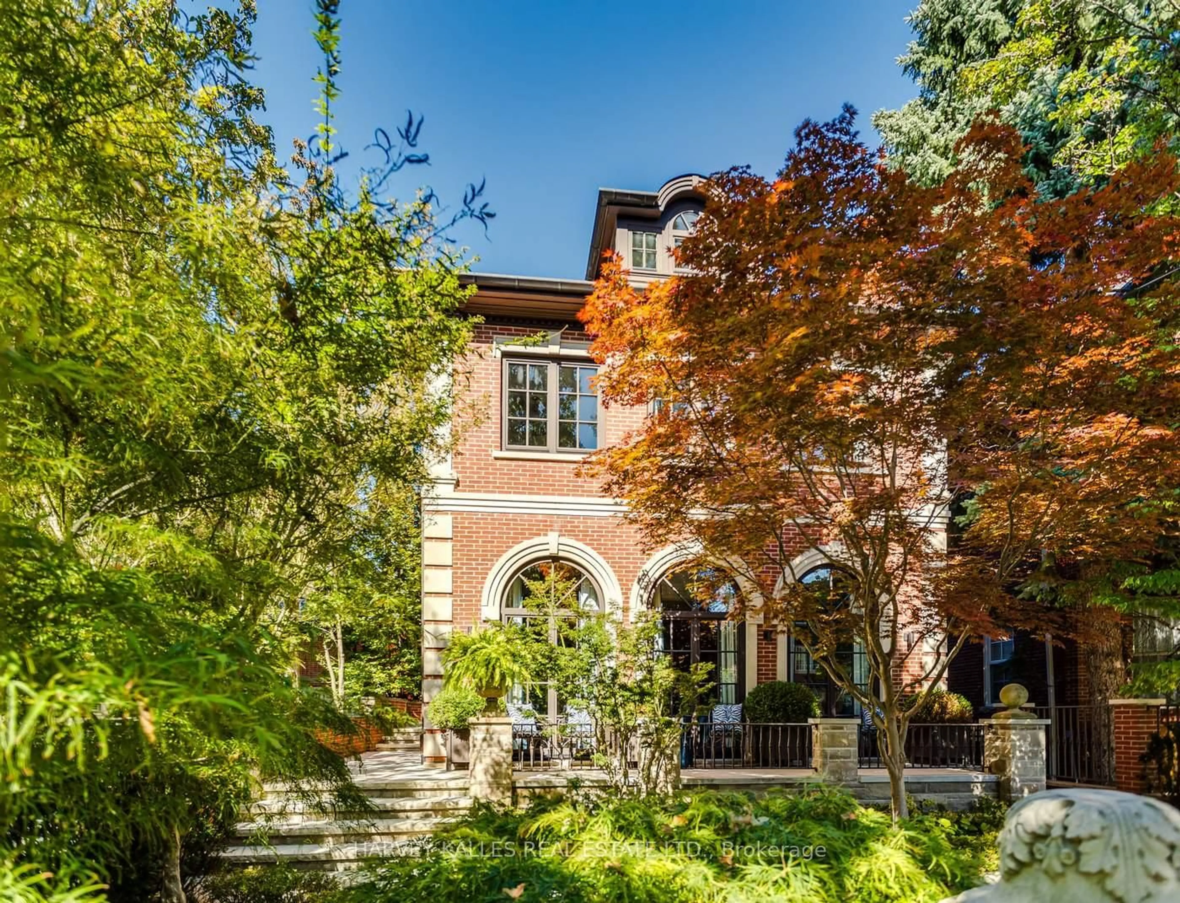 Home with brick exterior material, street for 92 South Dr, Toronto Ontario M4W 1R6