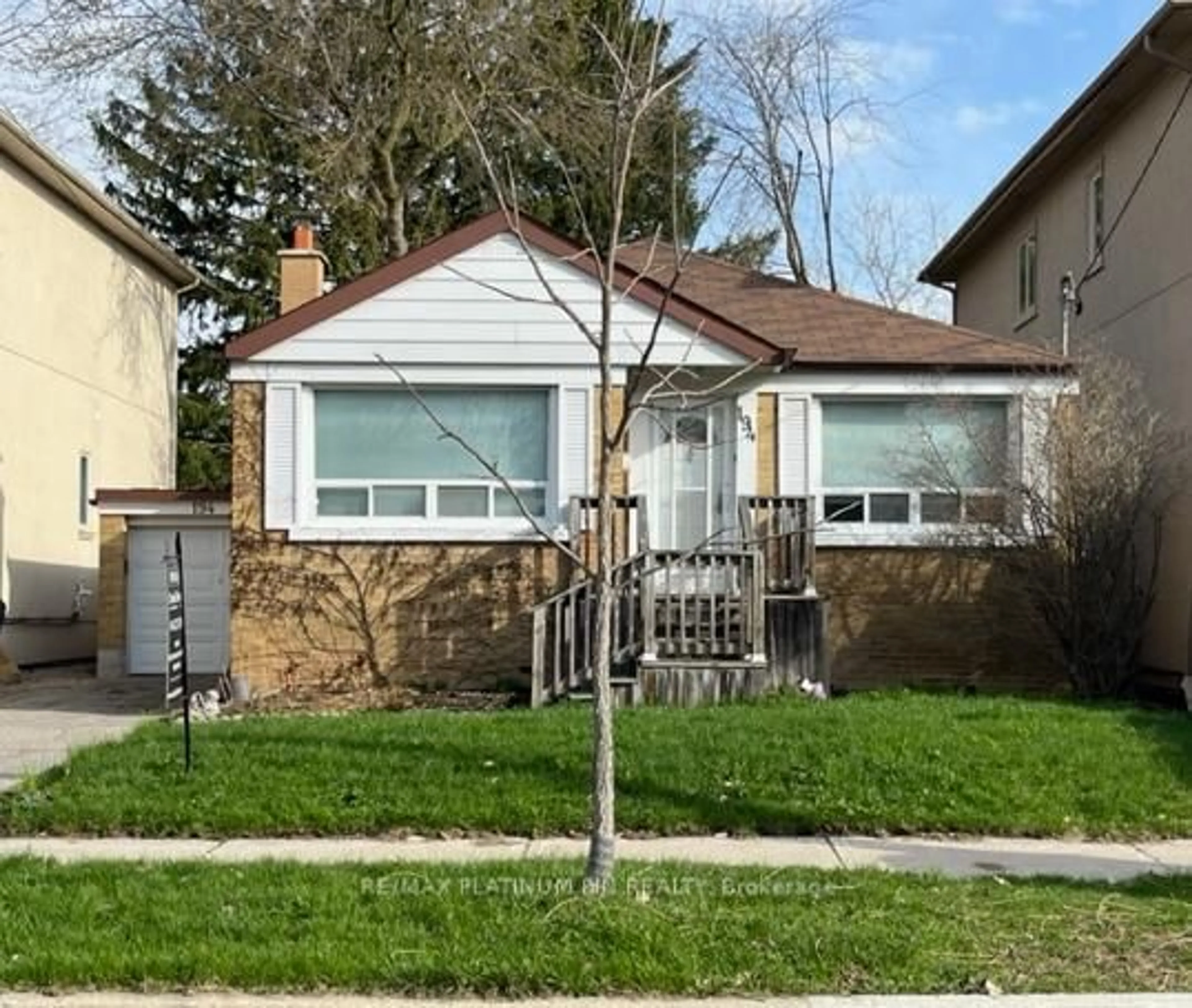 Home with brick exterior material, street for 194 Florence Ave, Toronto Ontario M2N 1G4