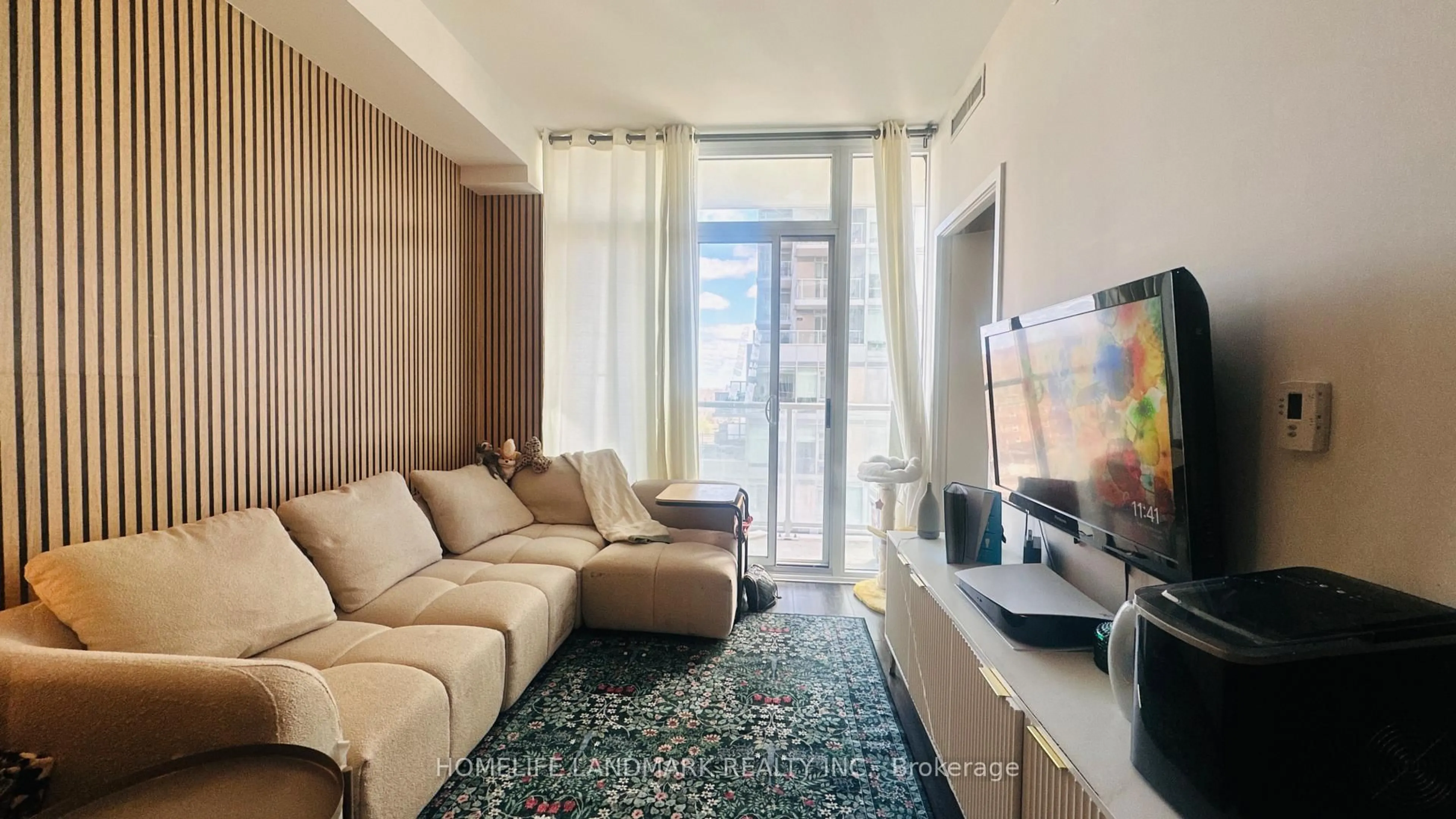 Living room with furniture, unknown for 33 Helendale Ave #601, Toronto Ontario M4R 0A4