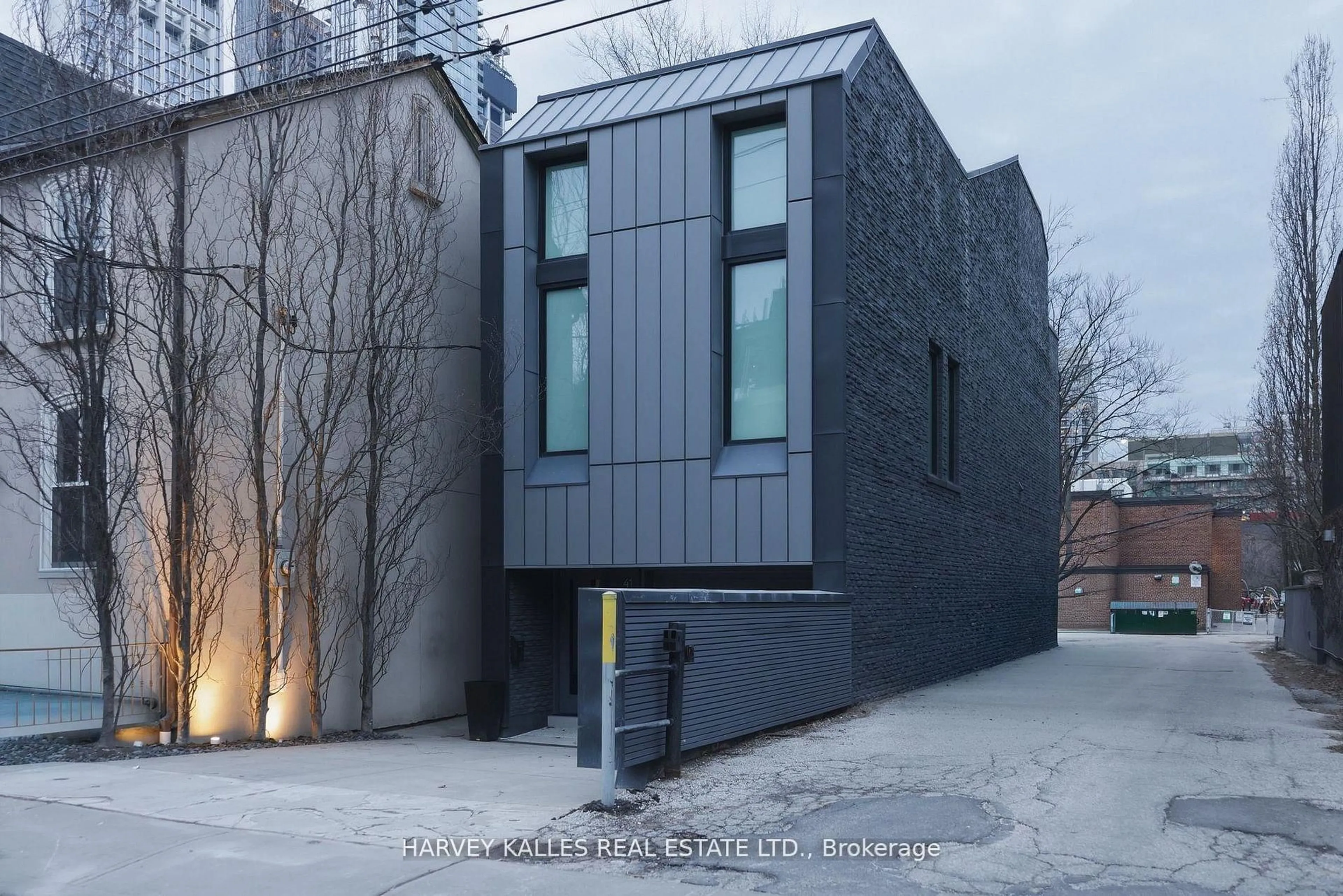 Home with brick exterior material, building for 41 Berryman St, Toronto Ontario M5R 1M7