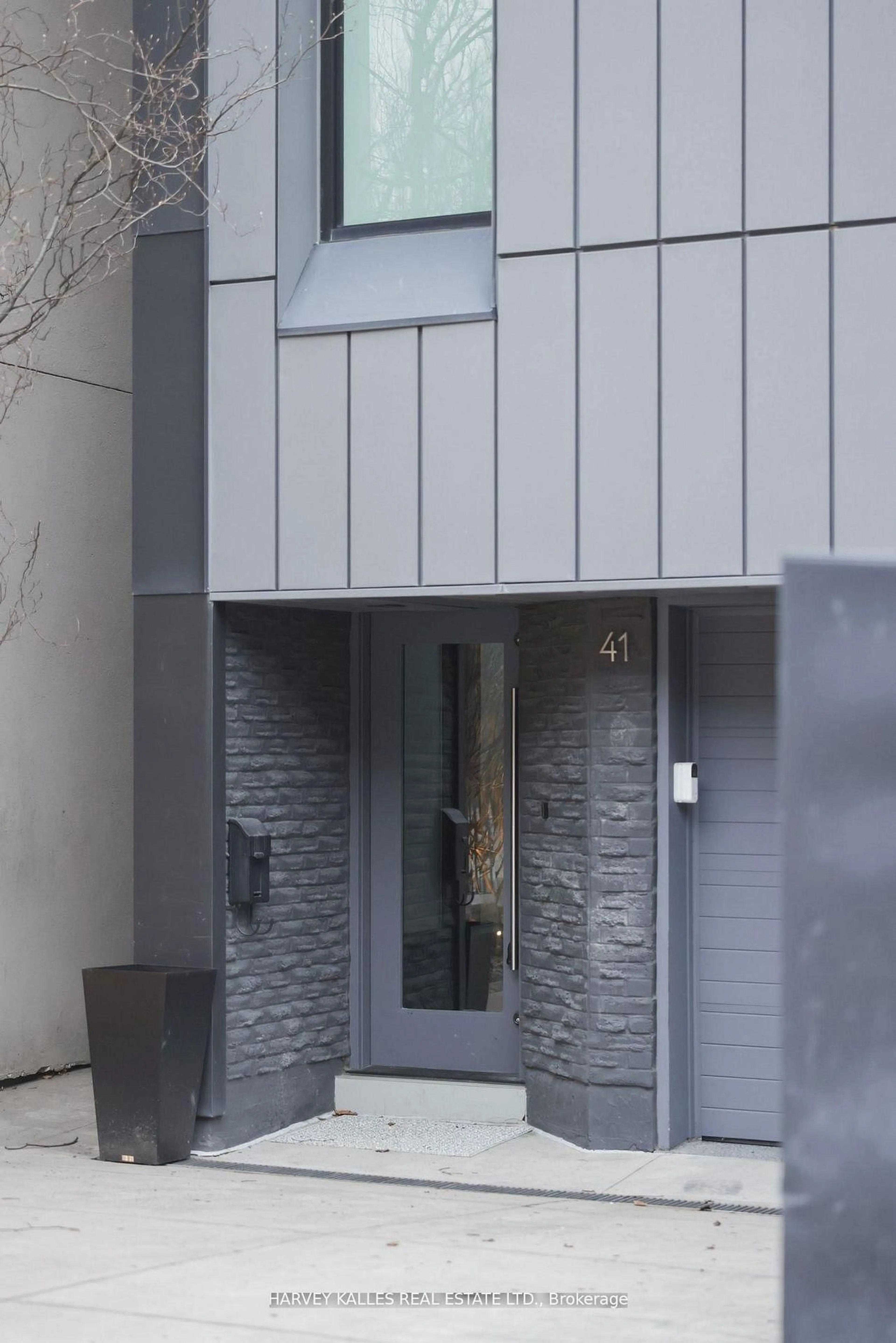 Unknown for 41 Berryman St, Toronto Ontario M5R 1M7