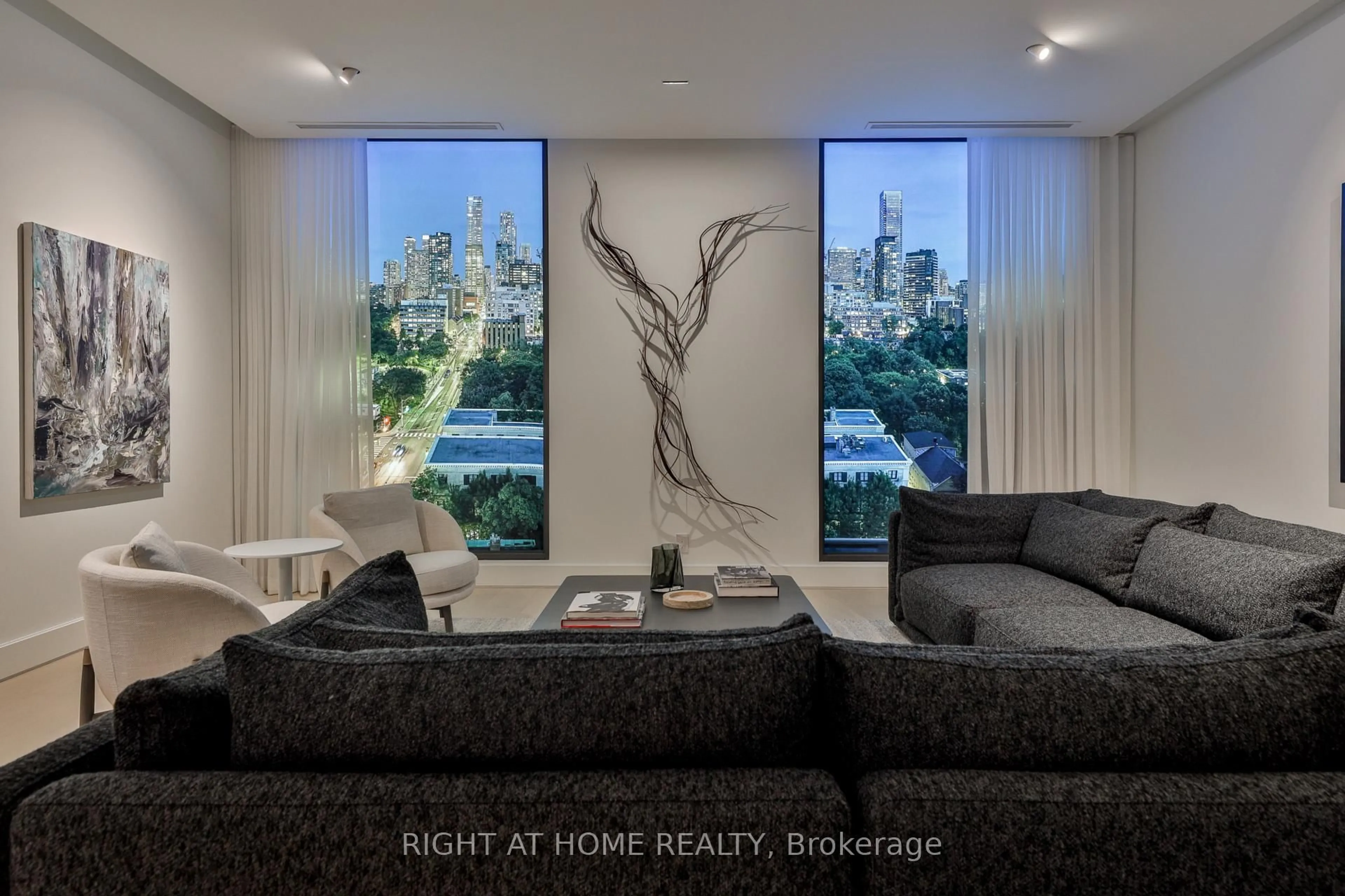 Unknown for 1 Roxborough St #403, Toronto Ontario M4W 2L4